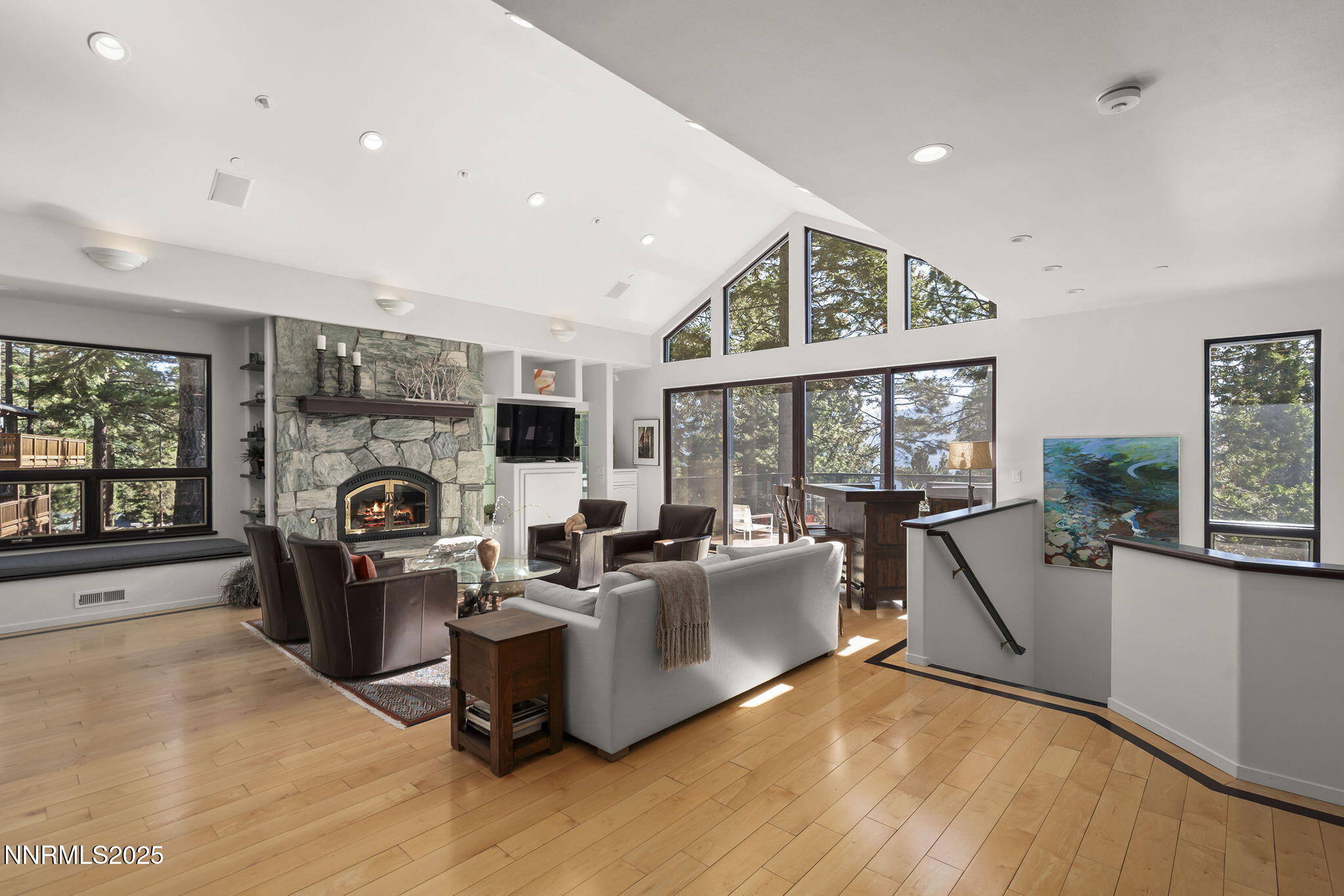 563 Tyner Way Property Photo 3