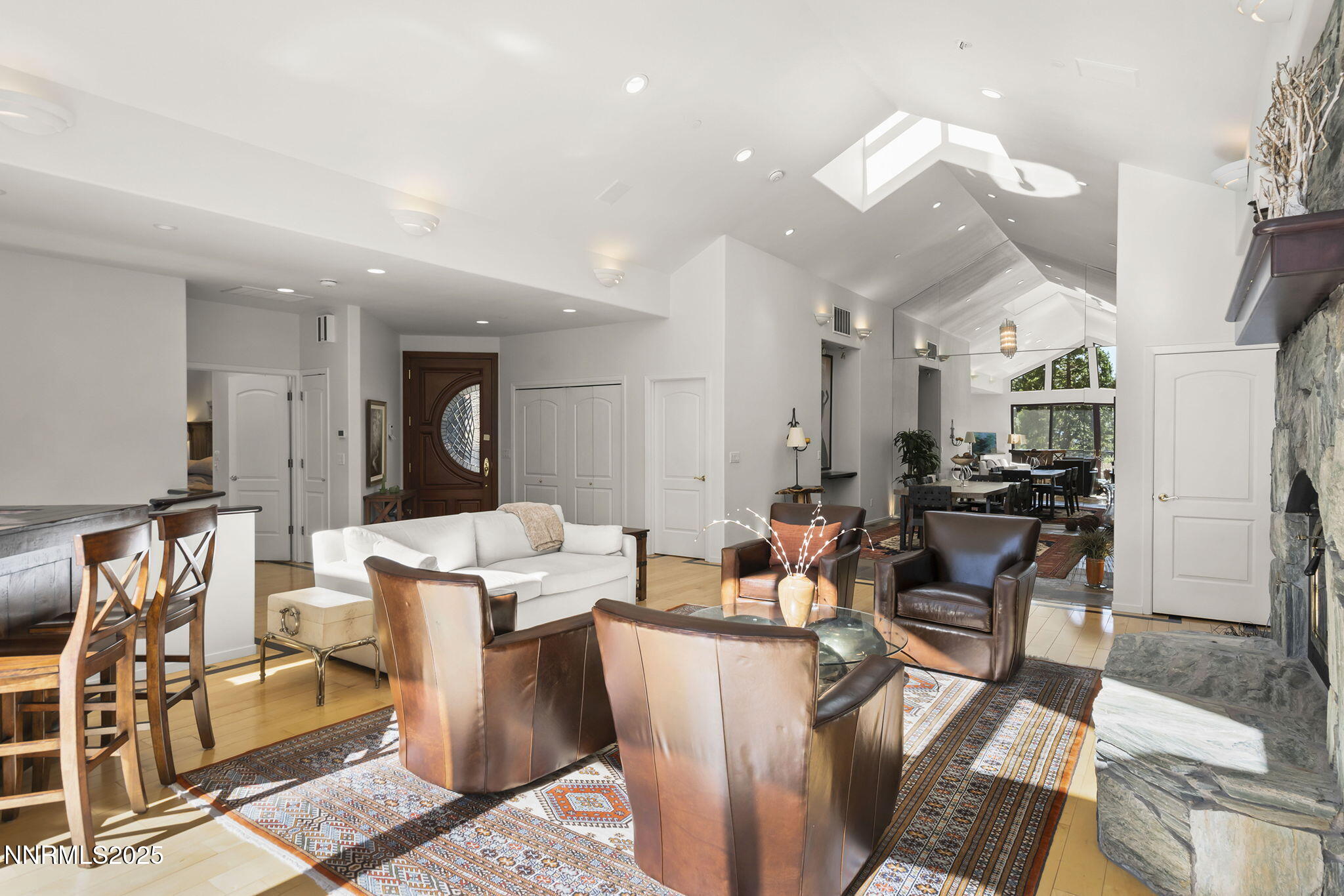 563 Tyner Way Property Photo 6