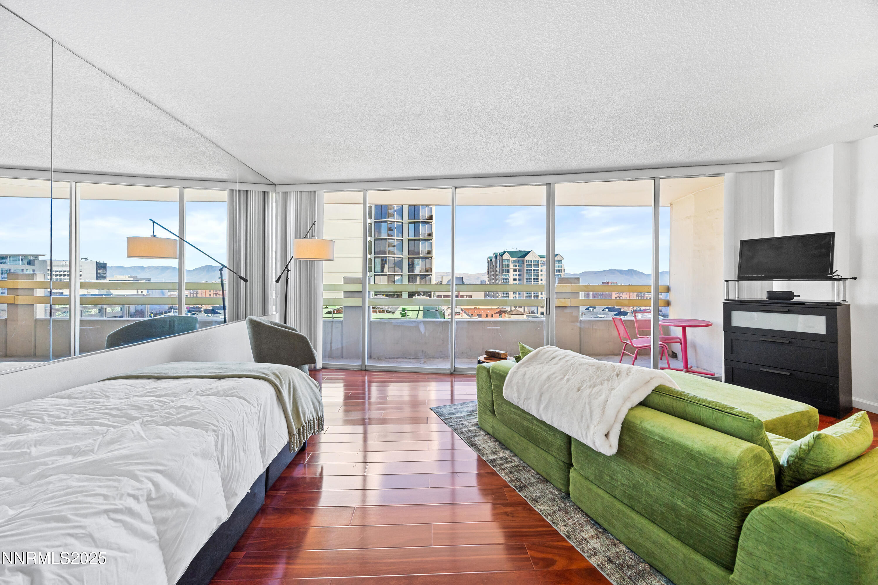 100 N Arlington Avenue Property Photo 8