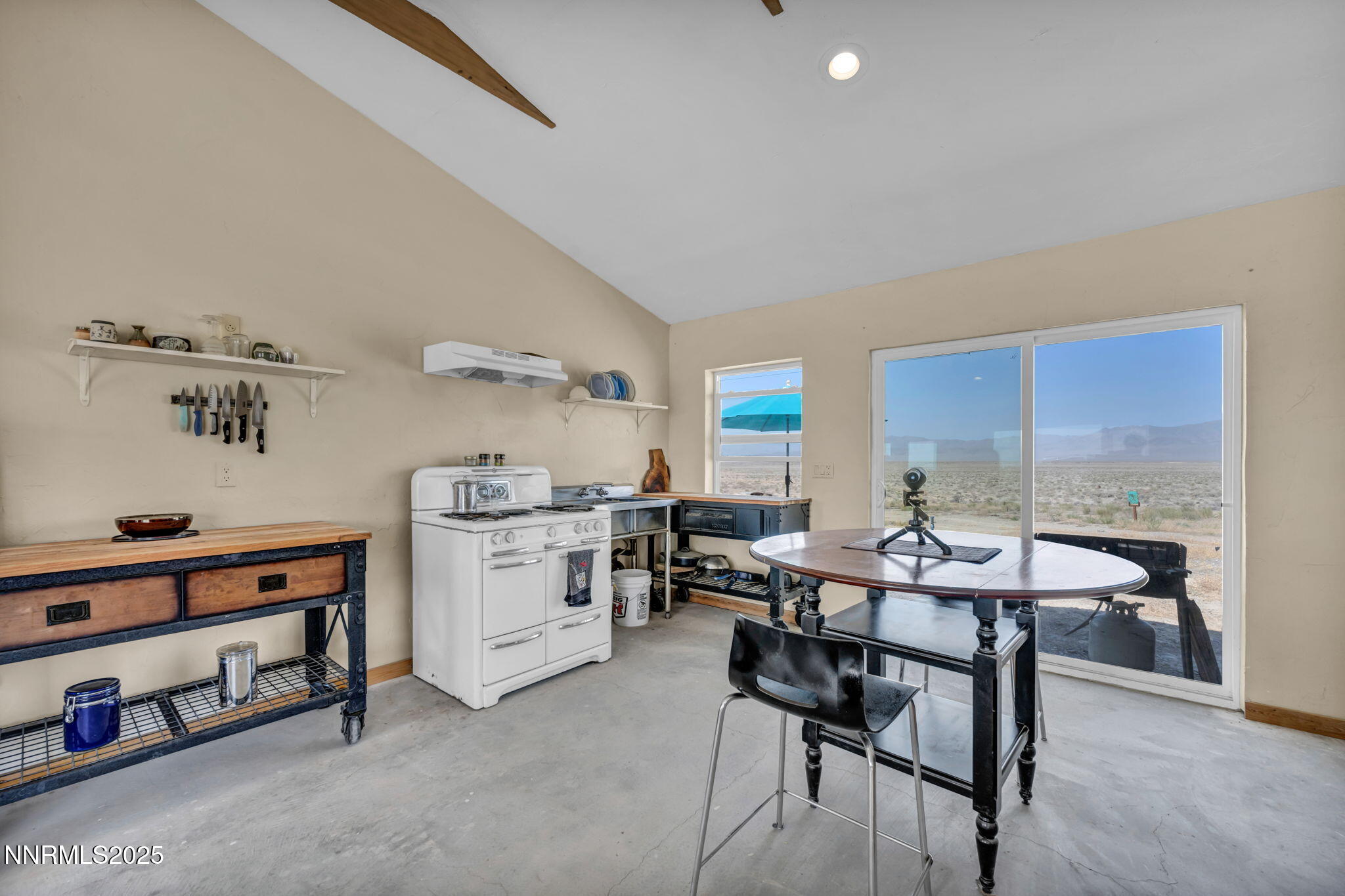 14995 Coal Canyon Road Property Photo 8