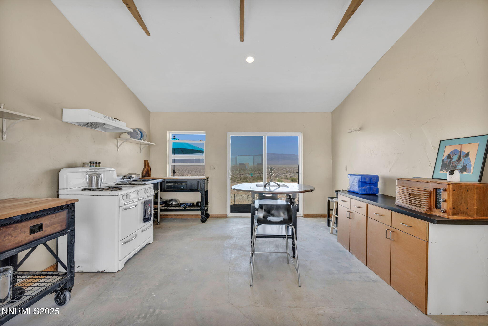 14995 Coal Canyon Road Property Photo 9
