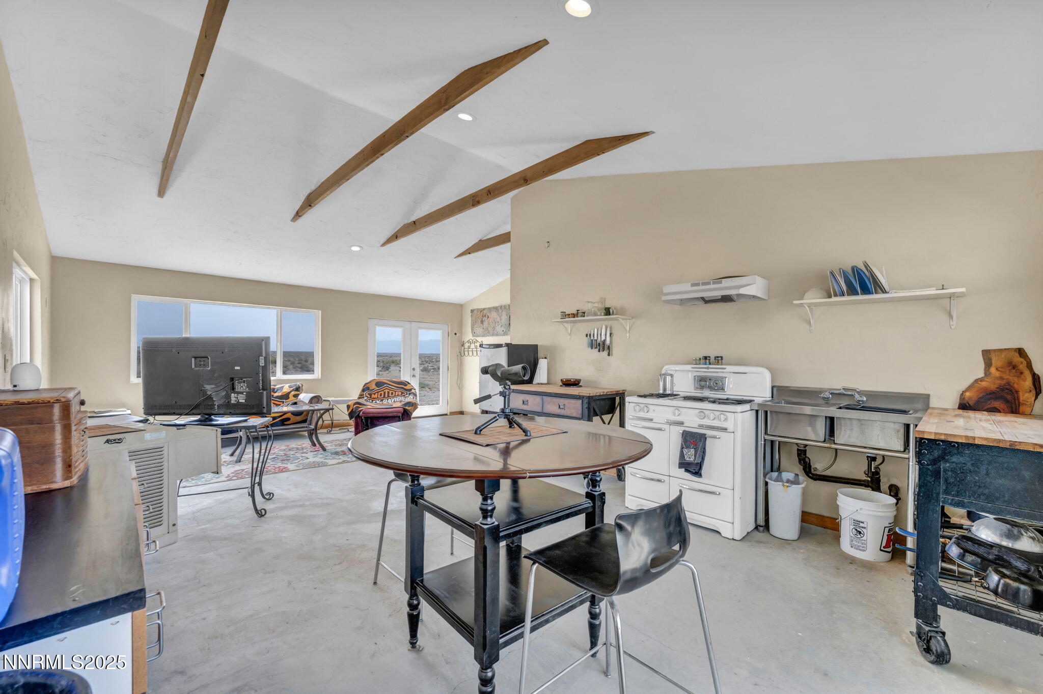 14995 Coal Canyon Road Property Photo 10