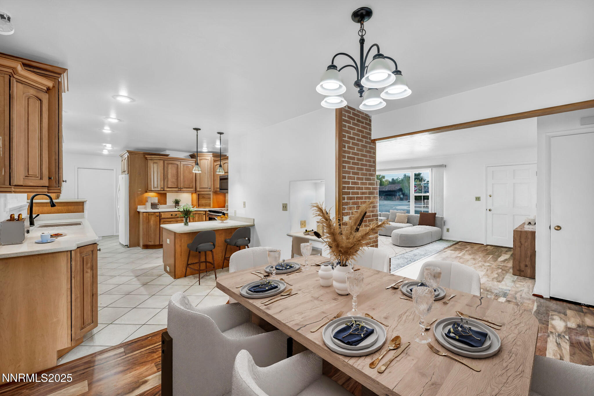 307 S California Street Property Photo 4