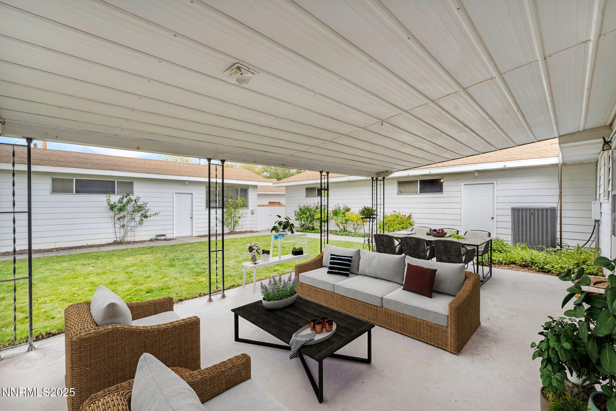 307 S California Street Property Photo 9