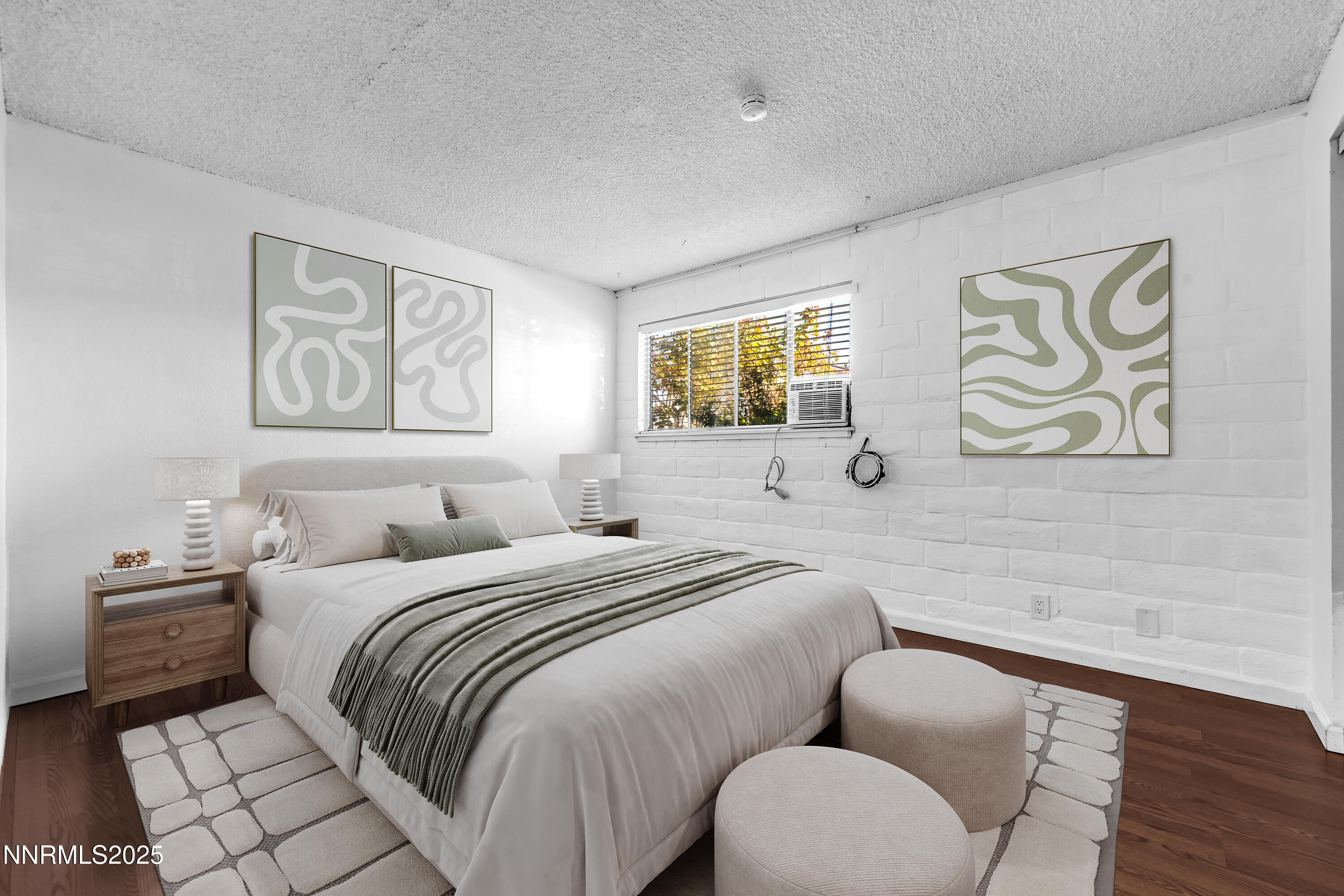 1436 E 9th Street Property Photo 3