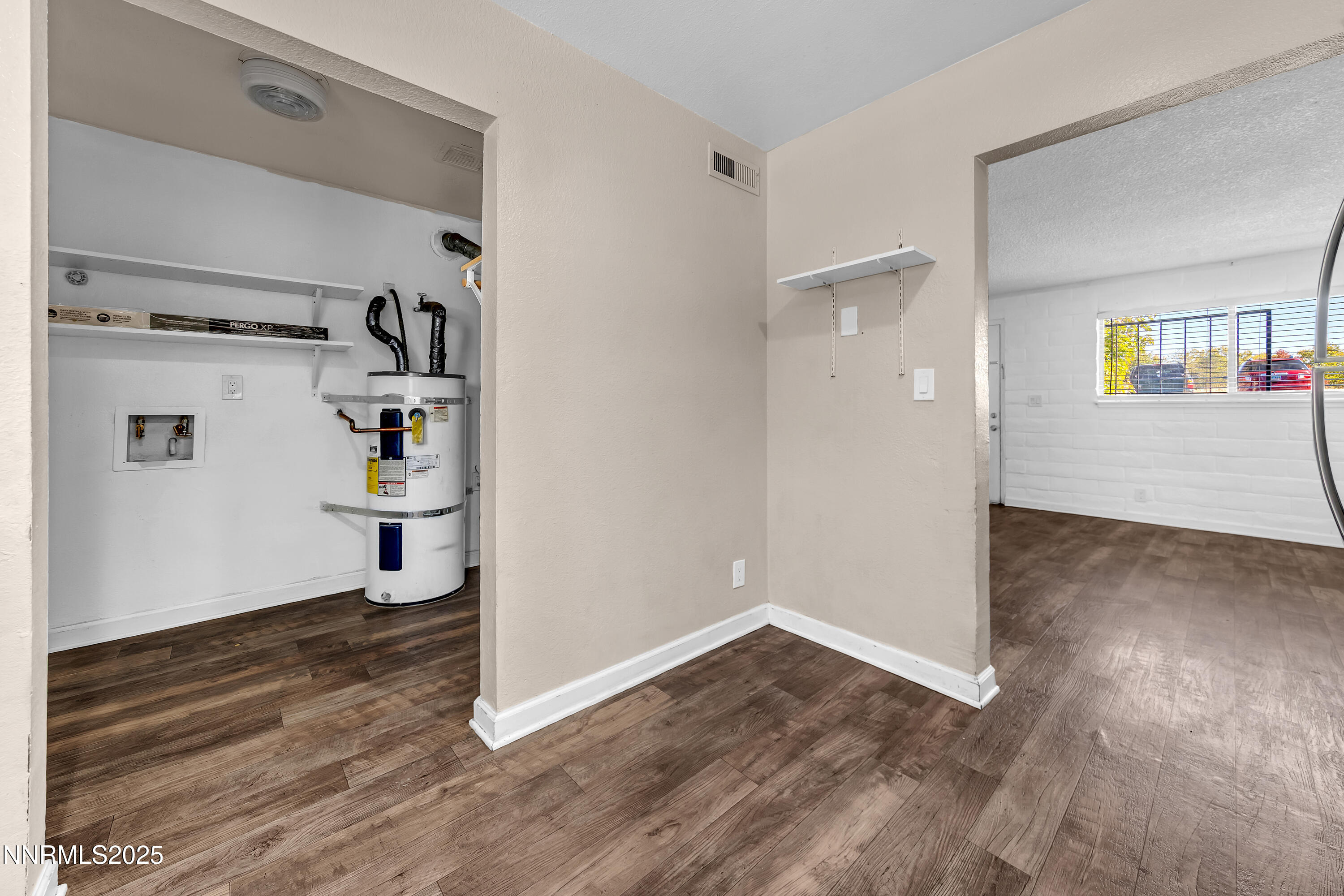 1436 E 9th Street Property Photo 9