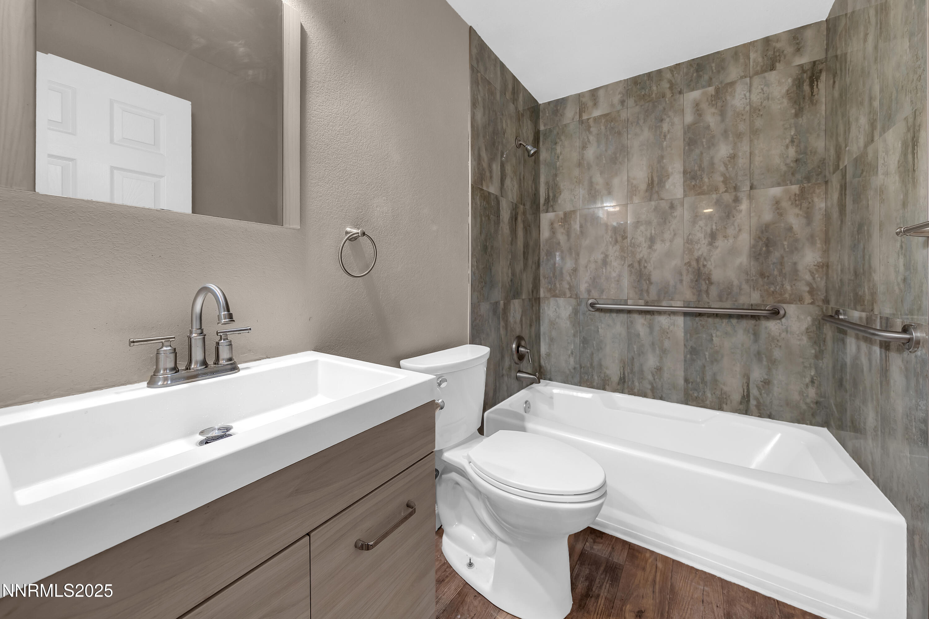 1436 E 9th Street Property Photo 16