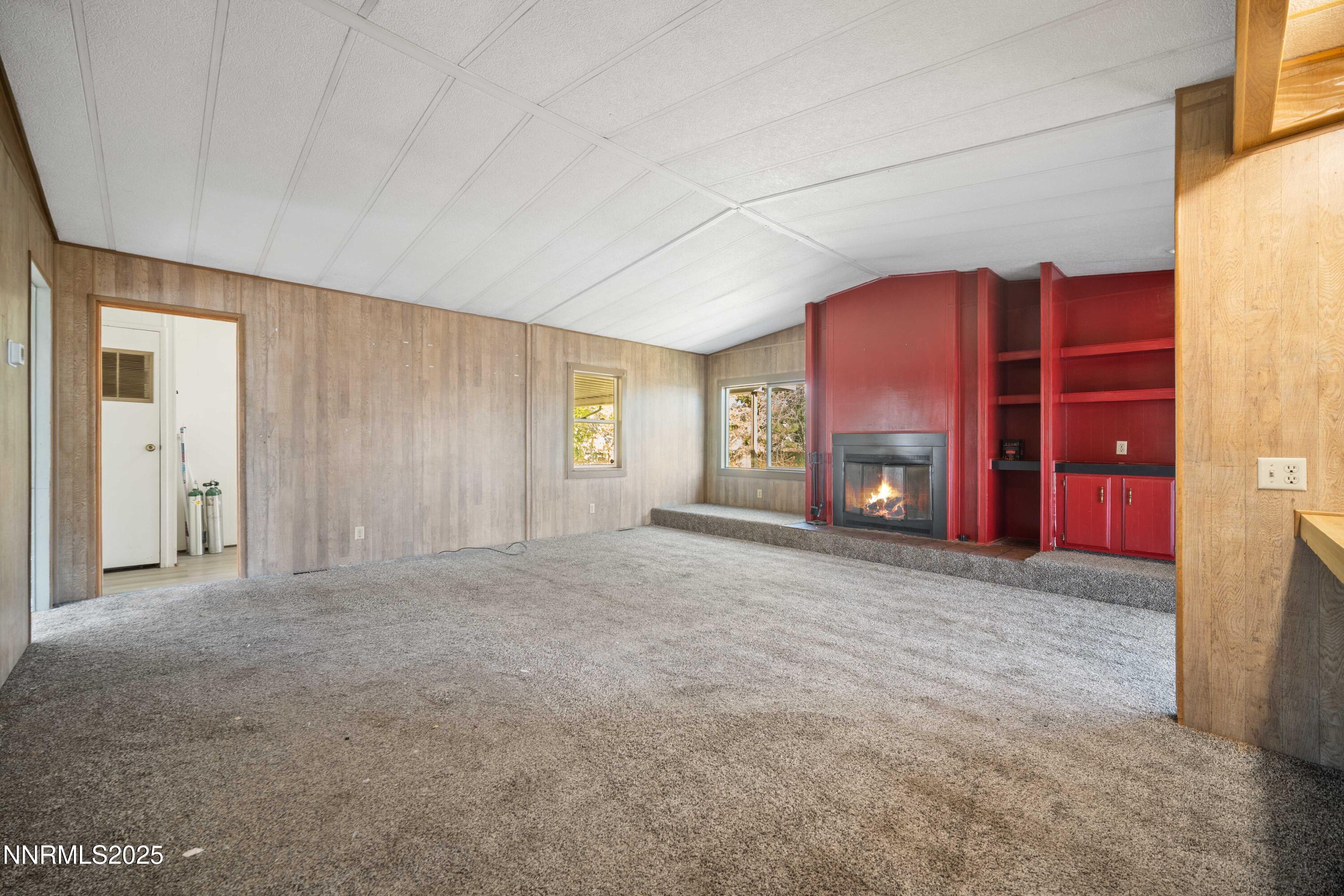 2524 Sneddon Way Property Photo 7