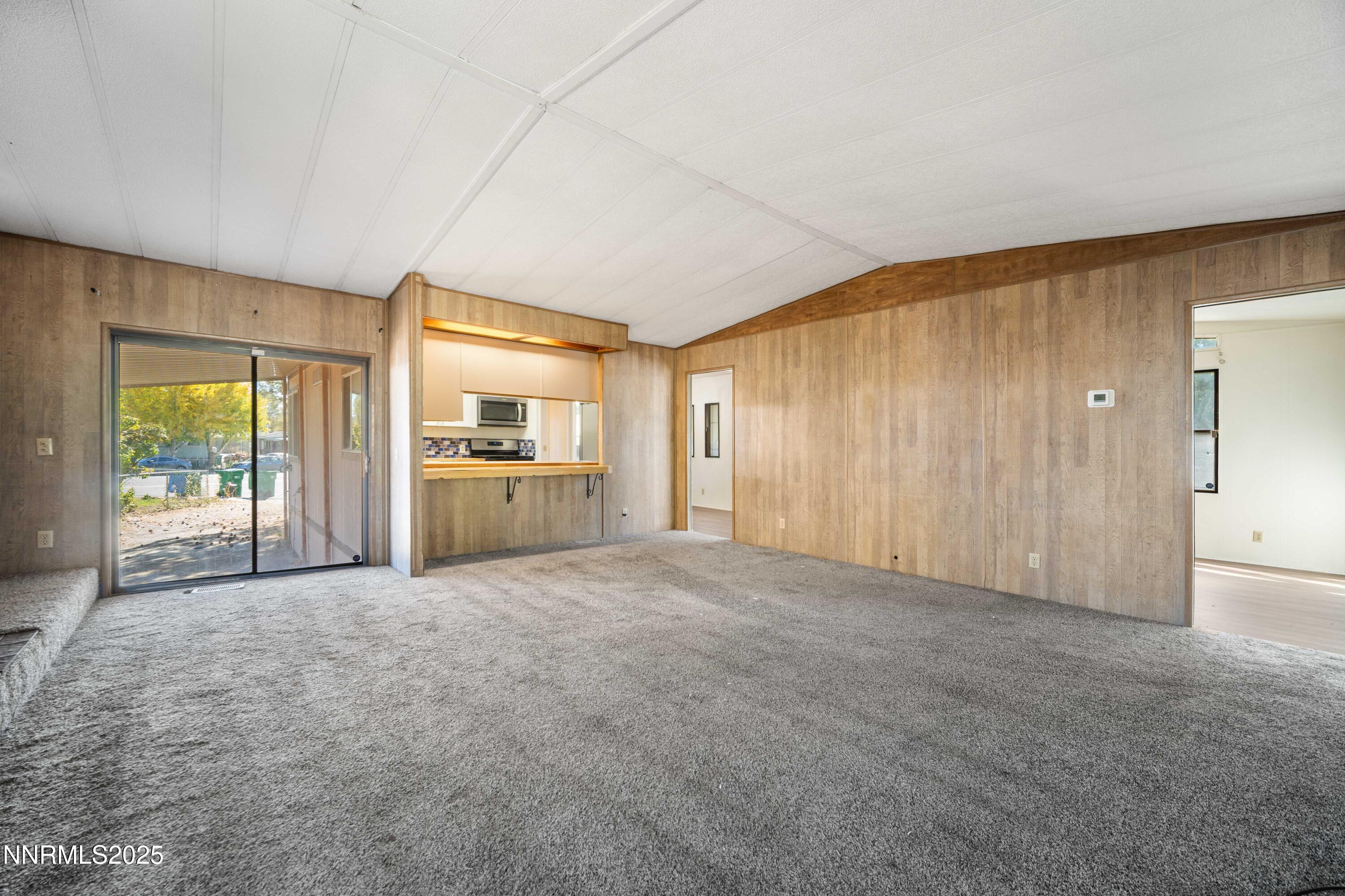 2524 Sneddon Way Property Photo 8