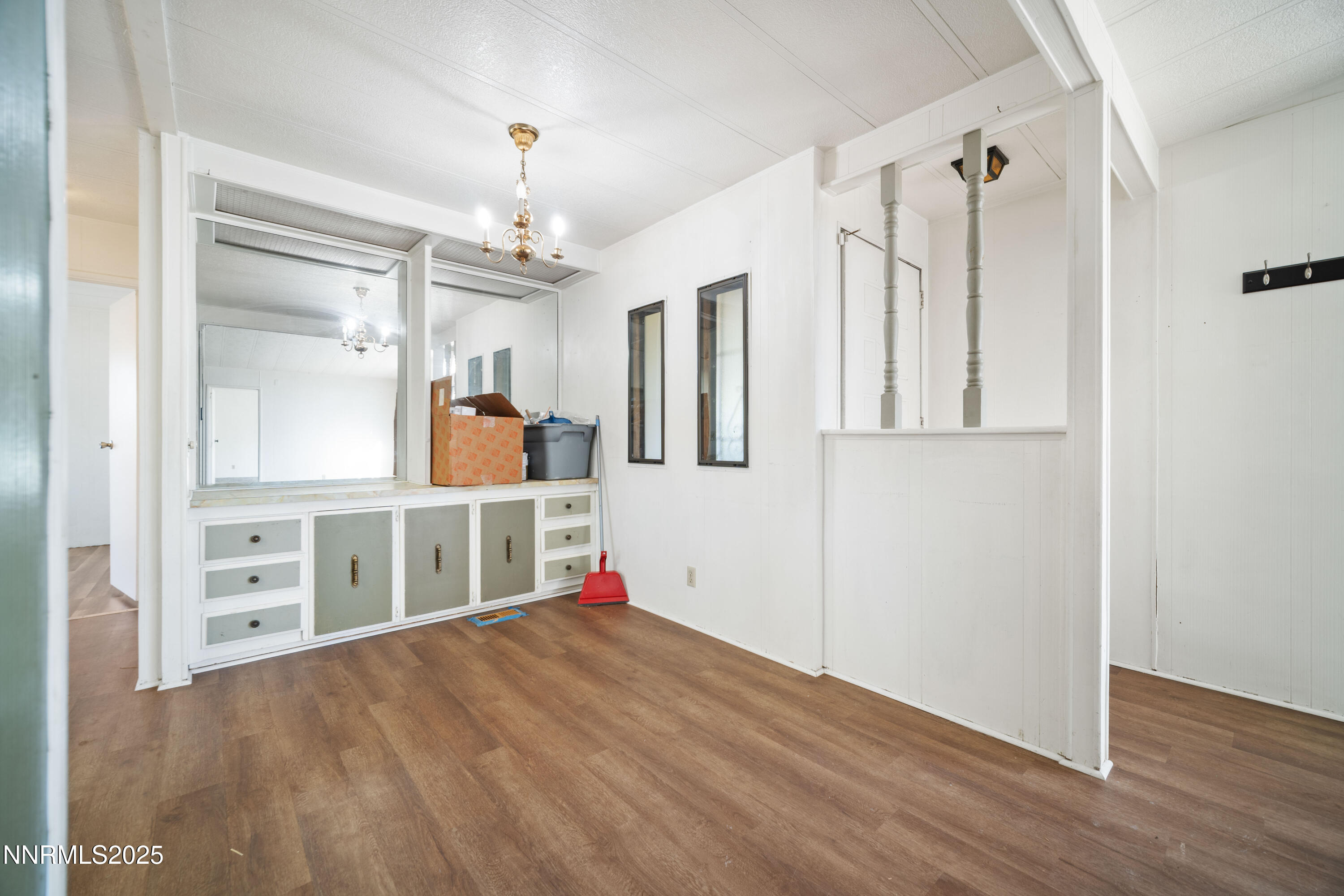 2524 Sneddon Way Property Photo 9