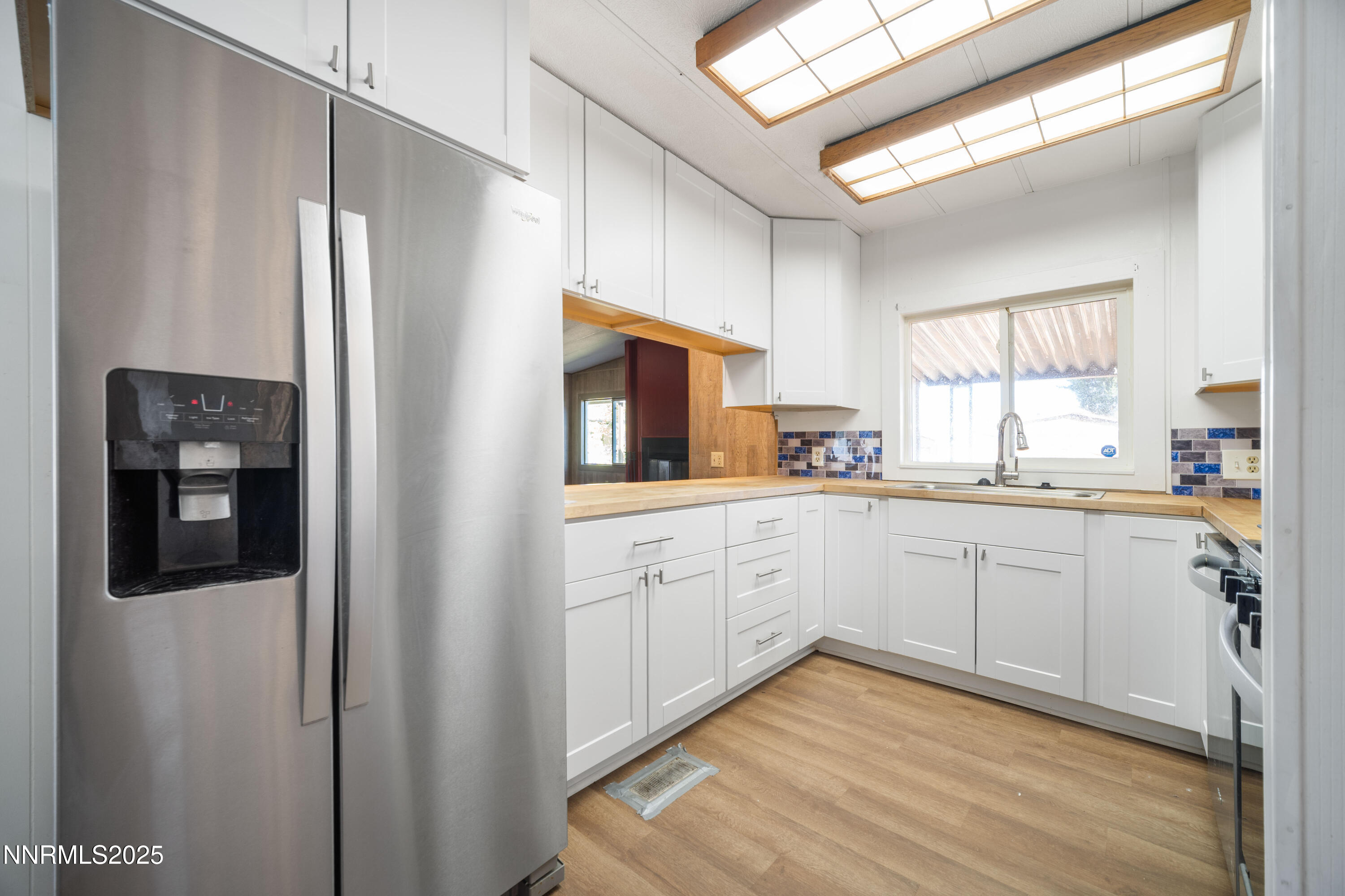 2524 Sneddon Way Property Photo 11