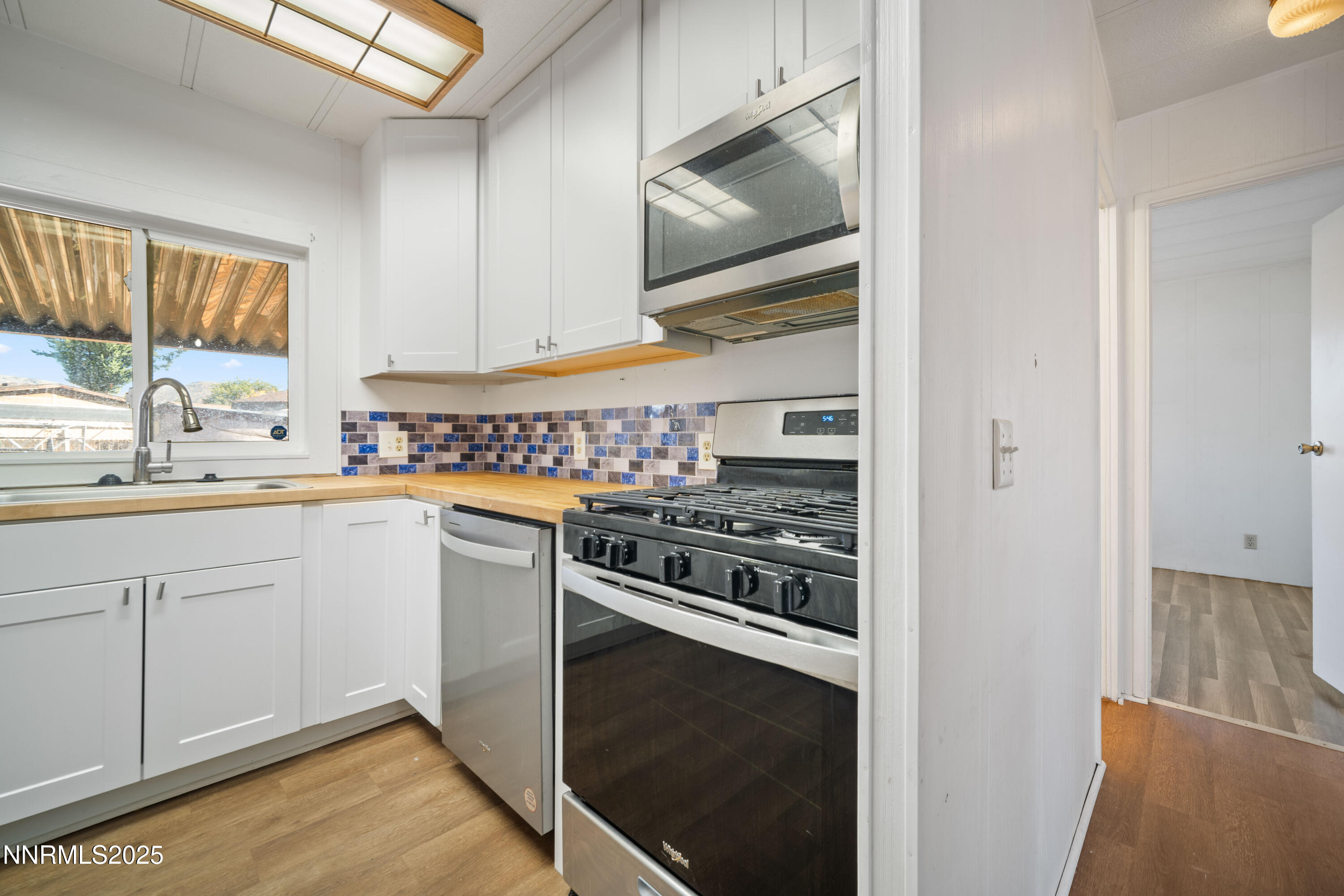 2524 Sneddon Way Property Photo 12