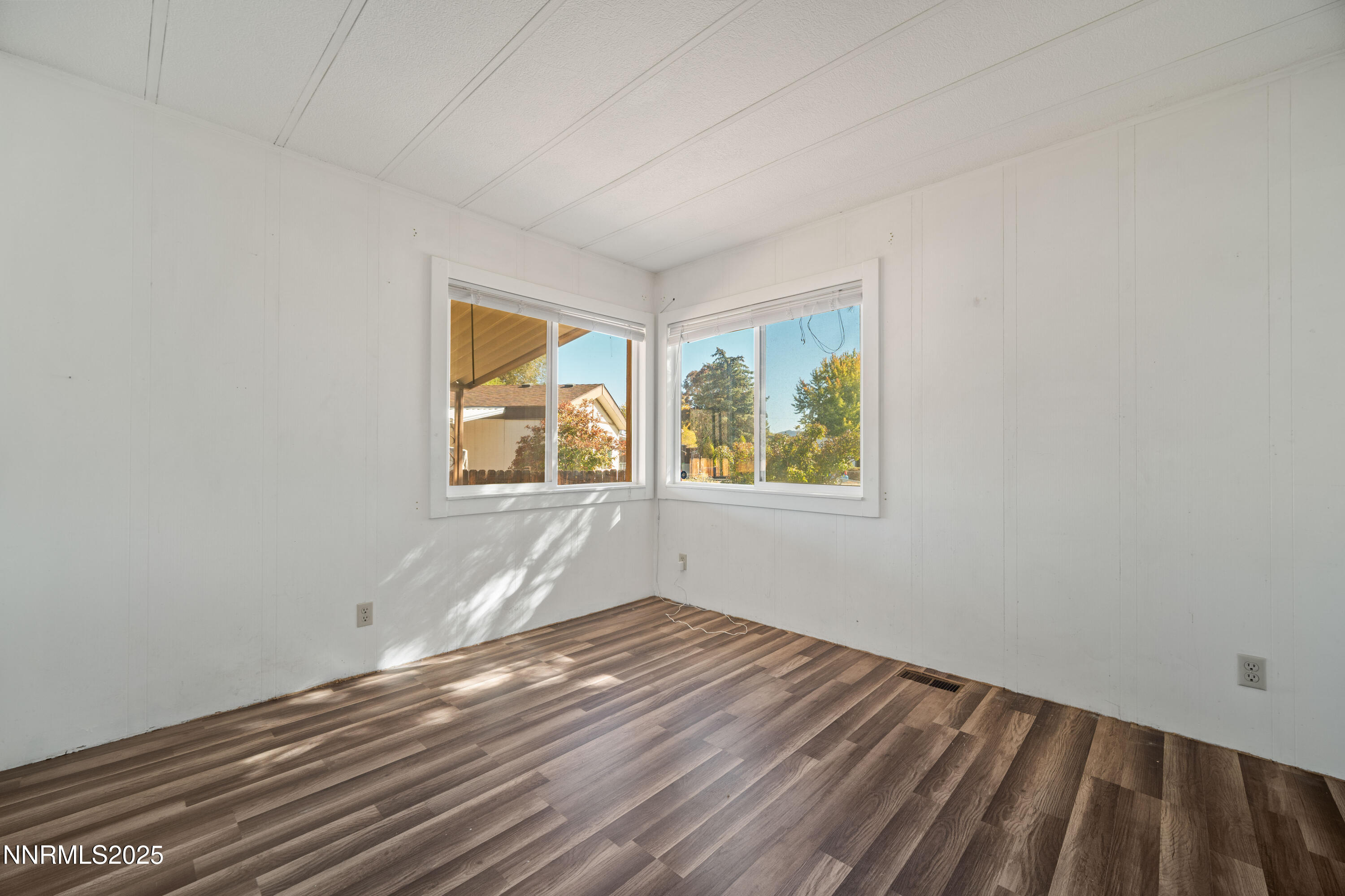 2524 Sneddon Way Property Photo 18