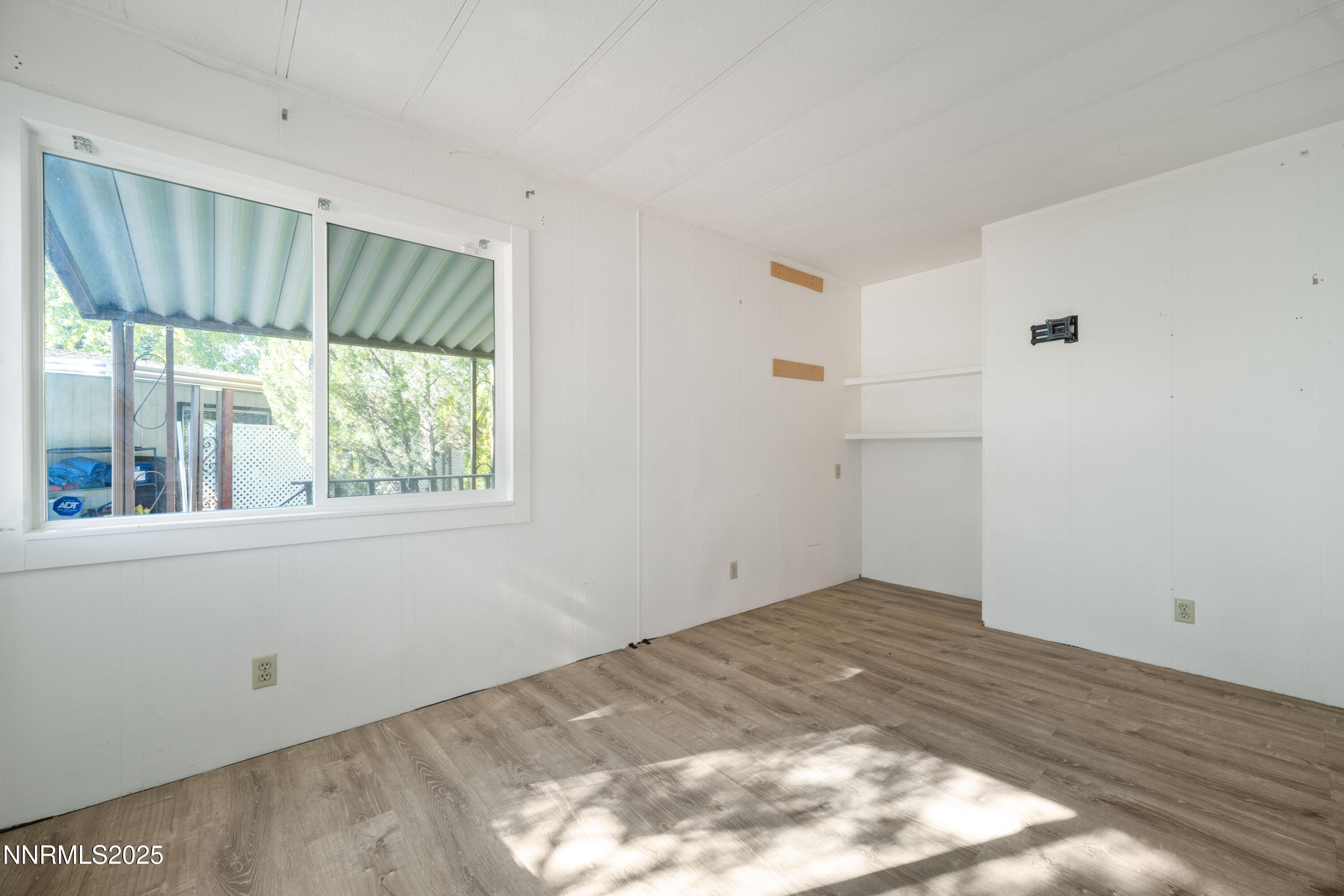 2524 Sneddon Way Property Photo 21