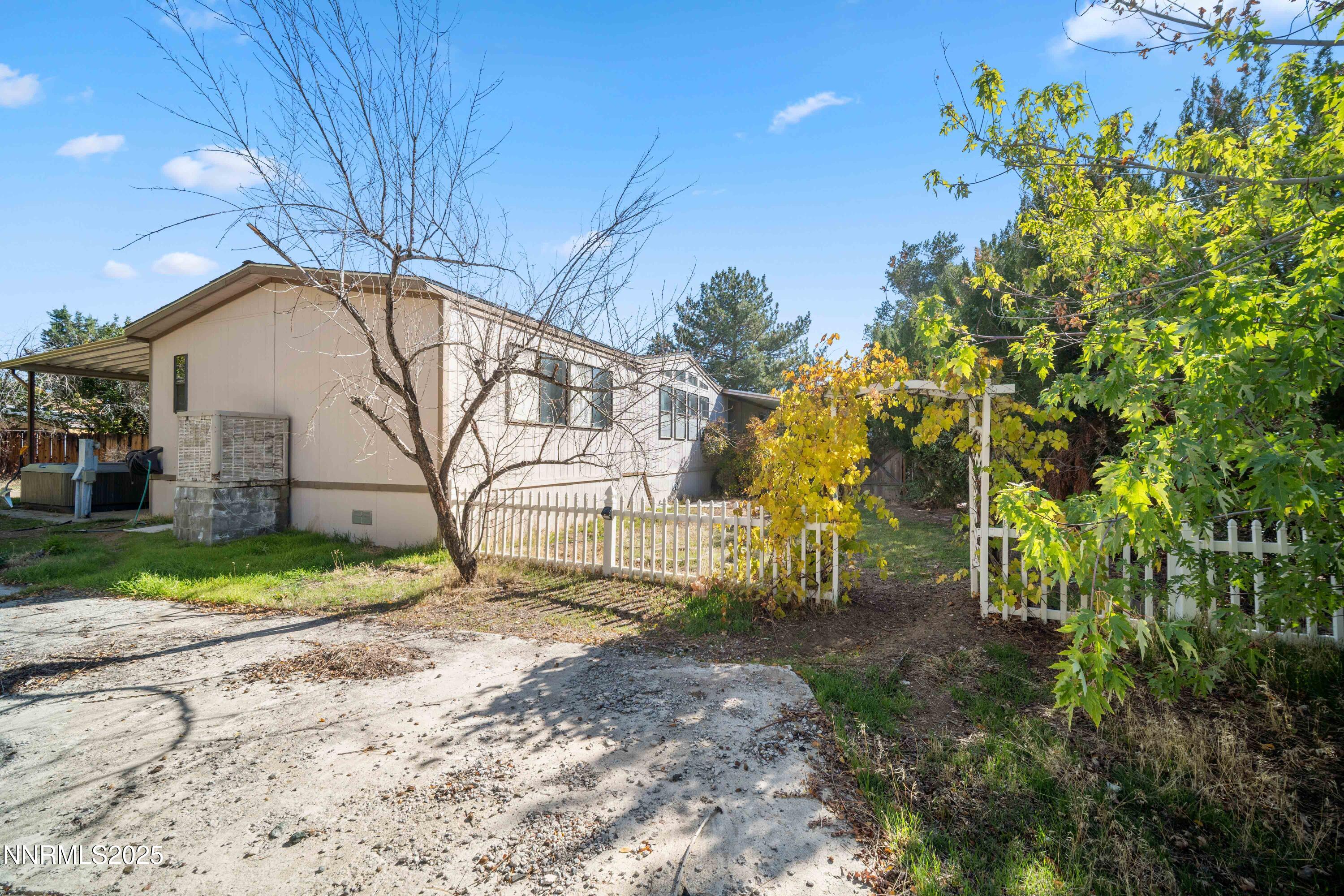 2524 Sneddon Way Property Photo 30