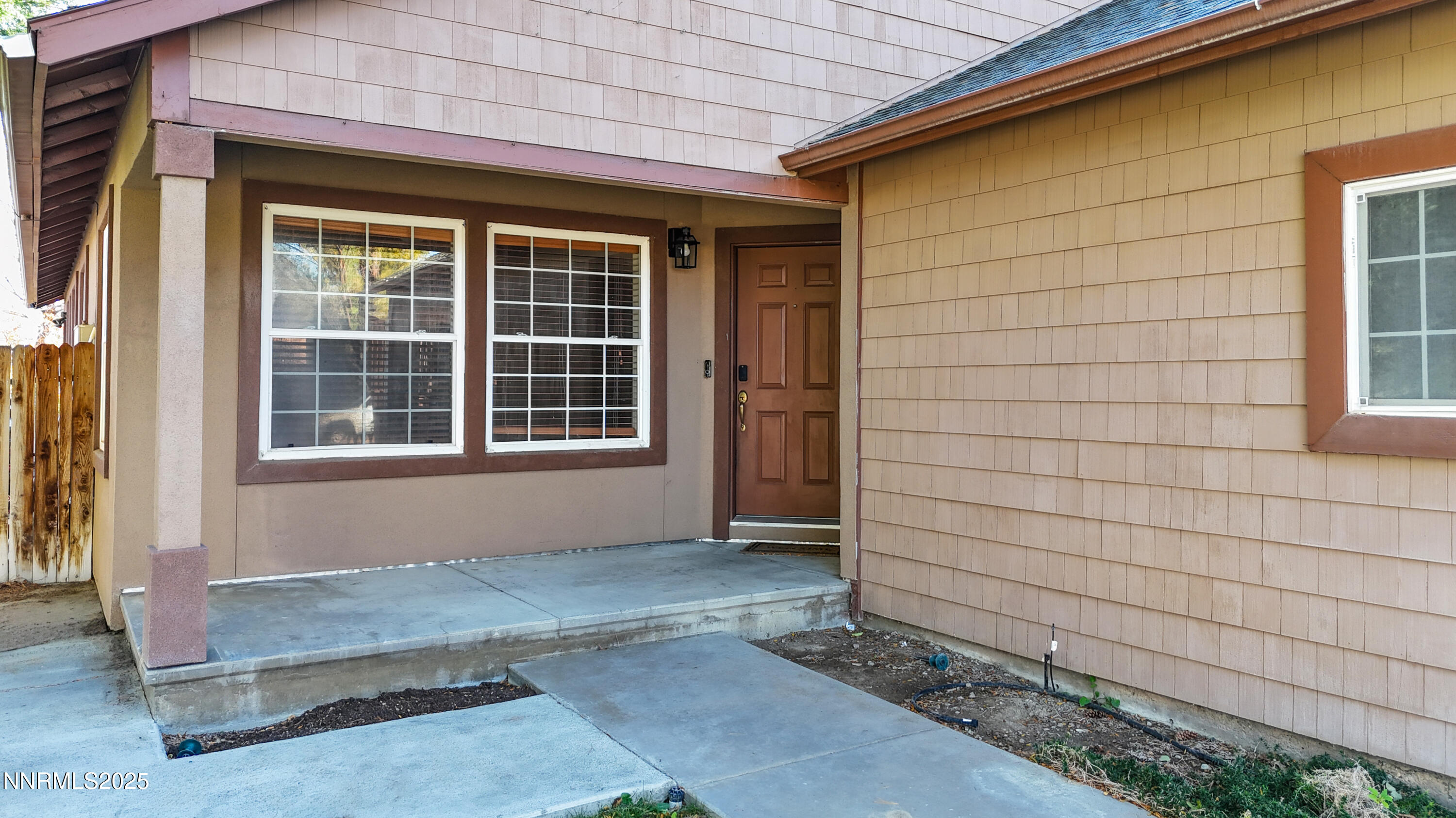 647 Castle Way Property Photo 2