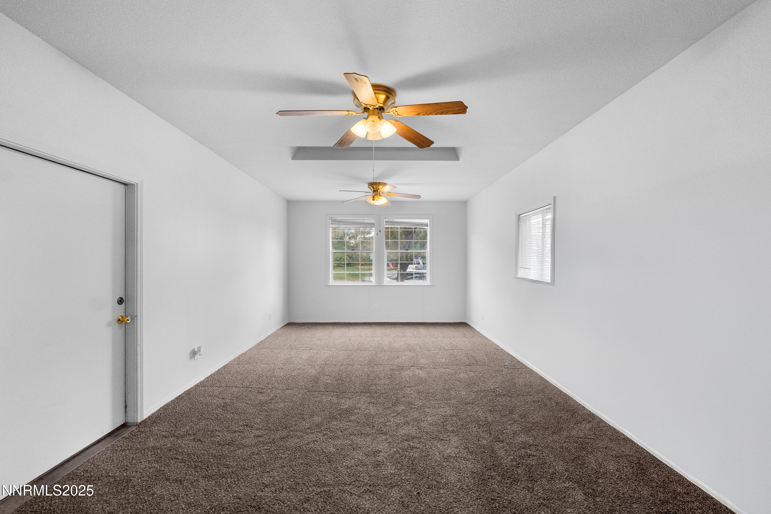 647 Castle Way Property Photo 5