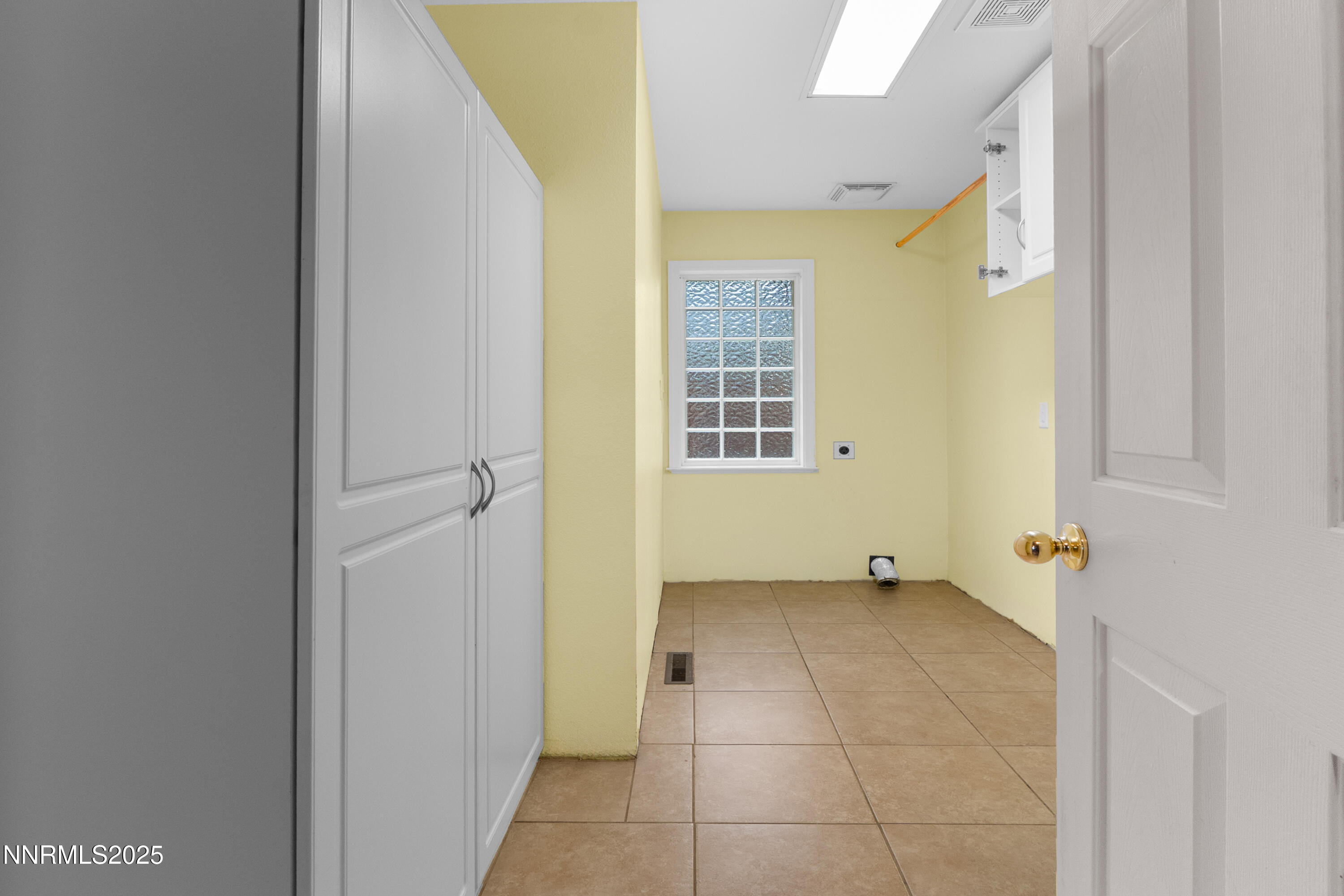 647 Castle Way Property Photo 14