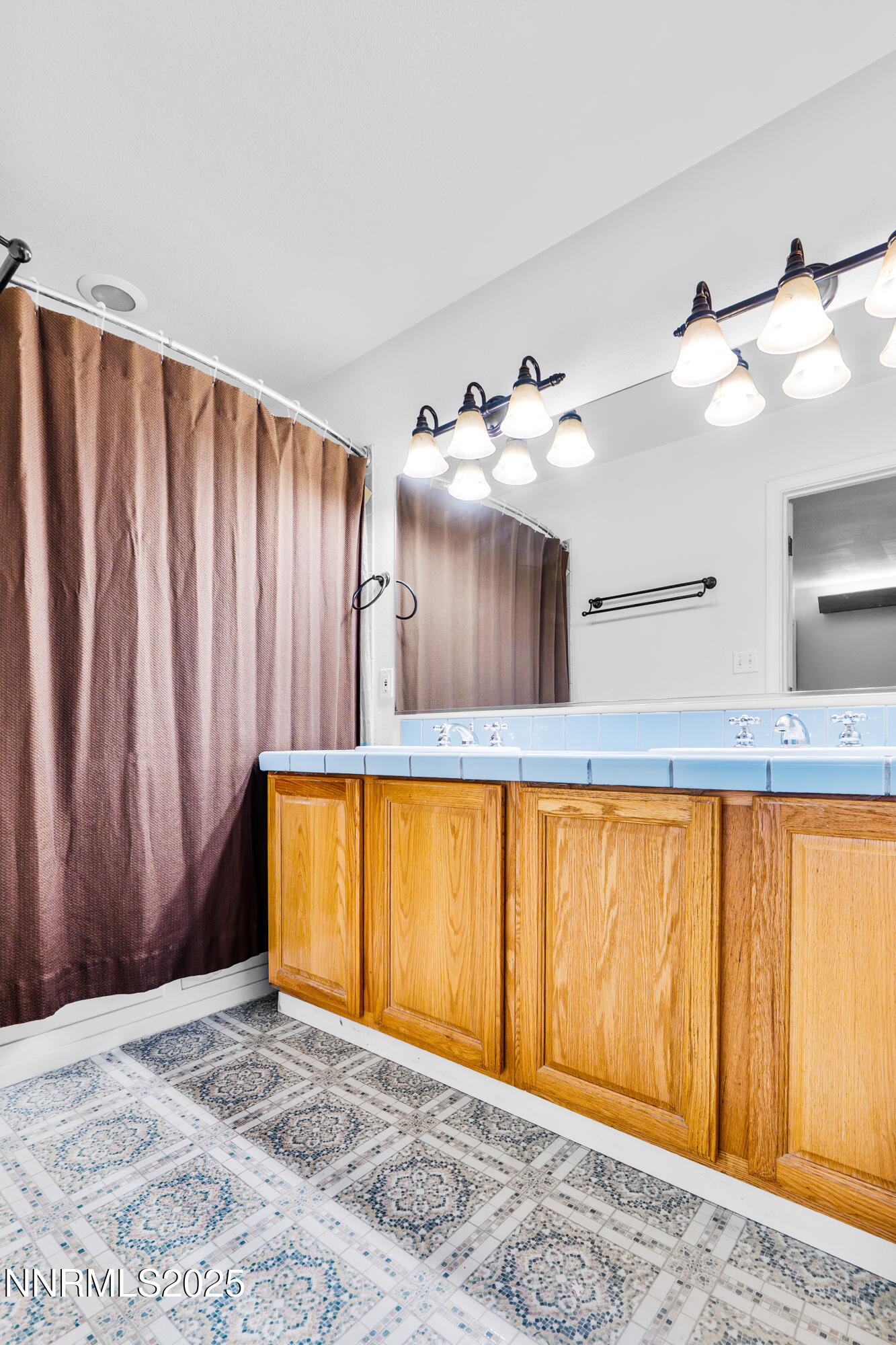 647 Castle Way Property Photo 27