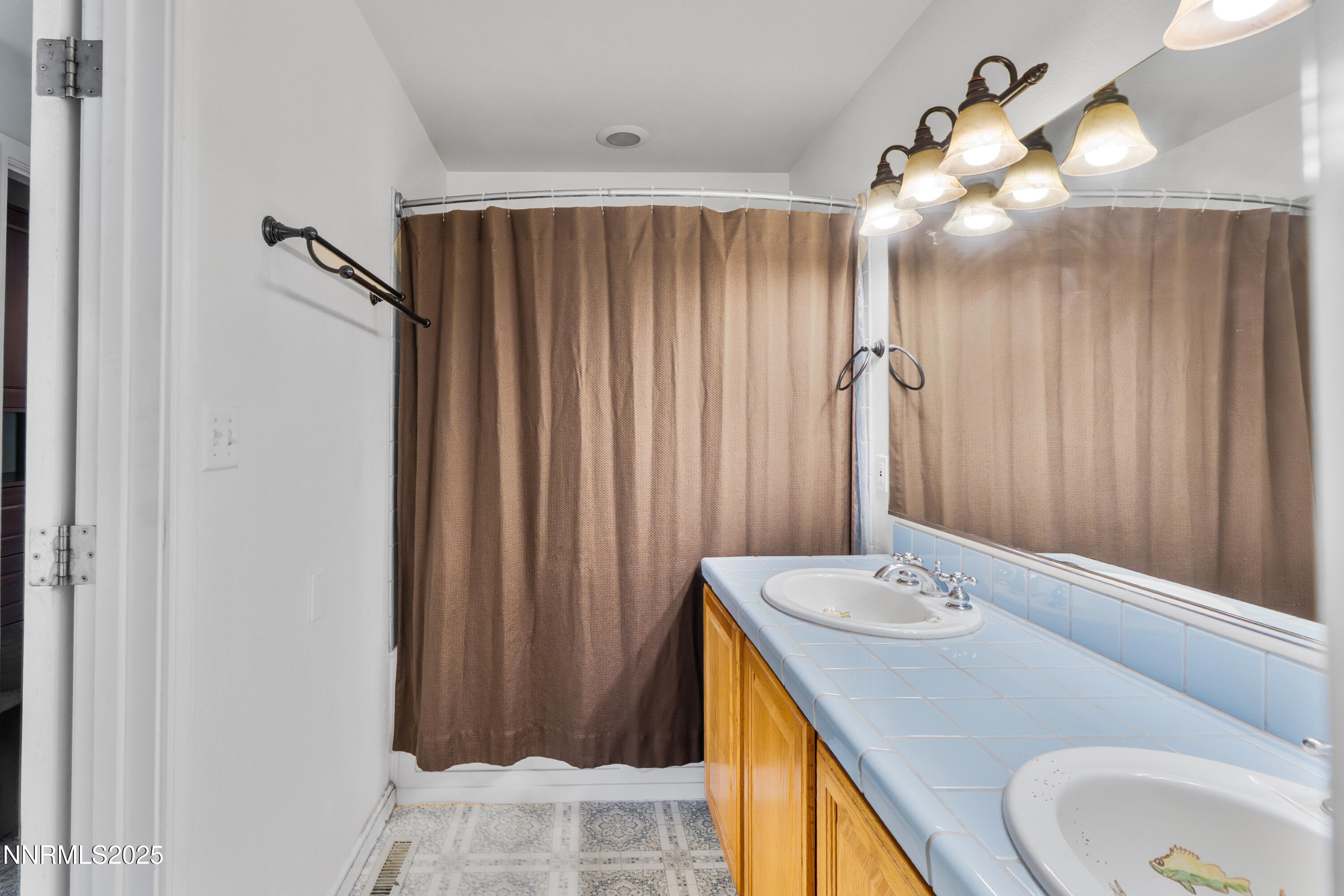 647 Castle Way Property Photo 28