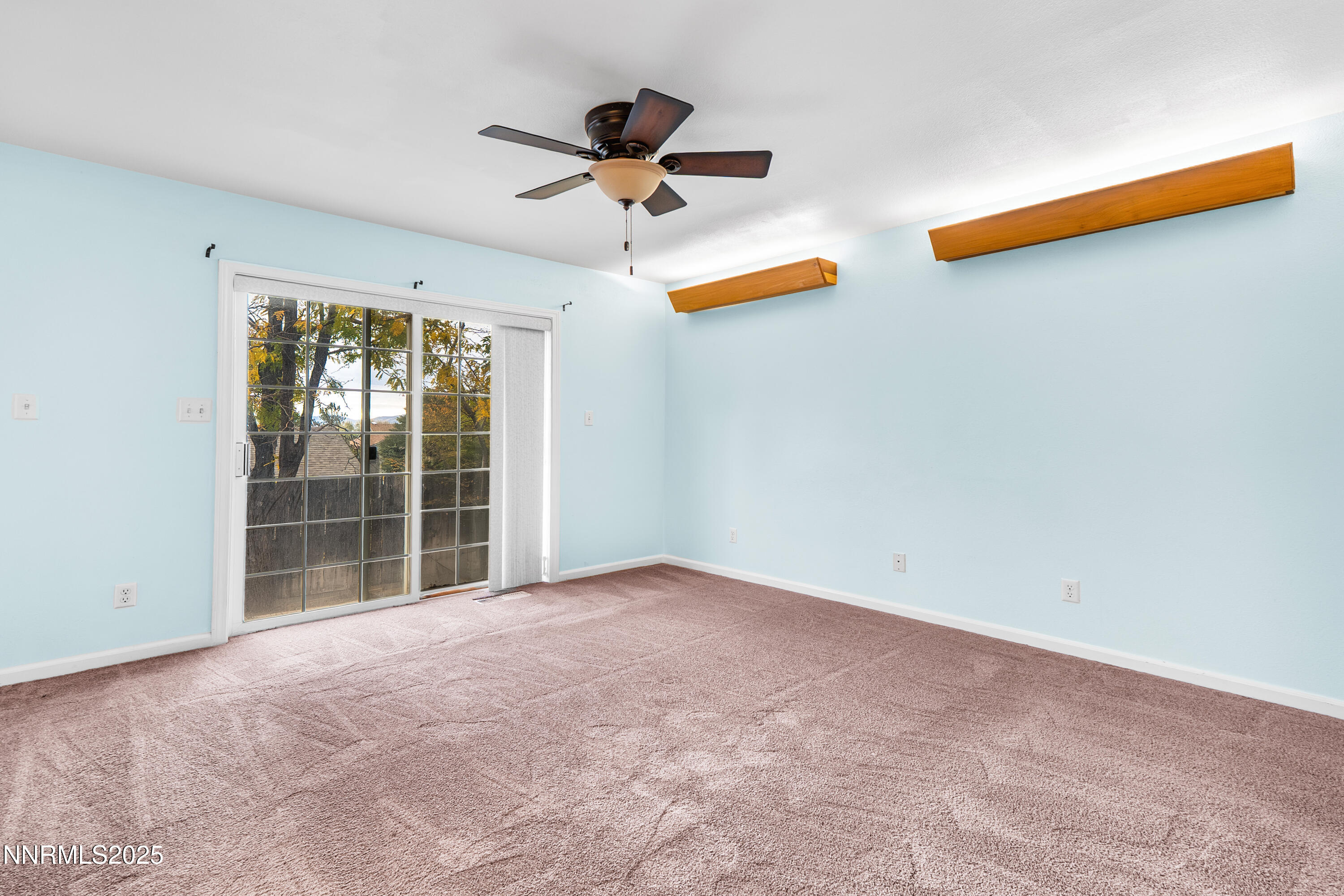 647 Castle Way Property Photo 31