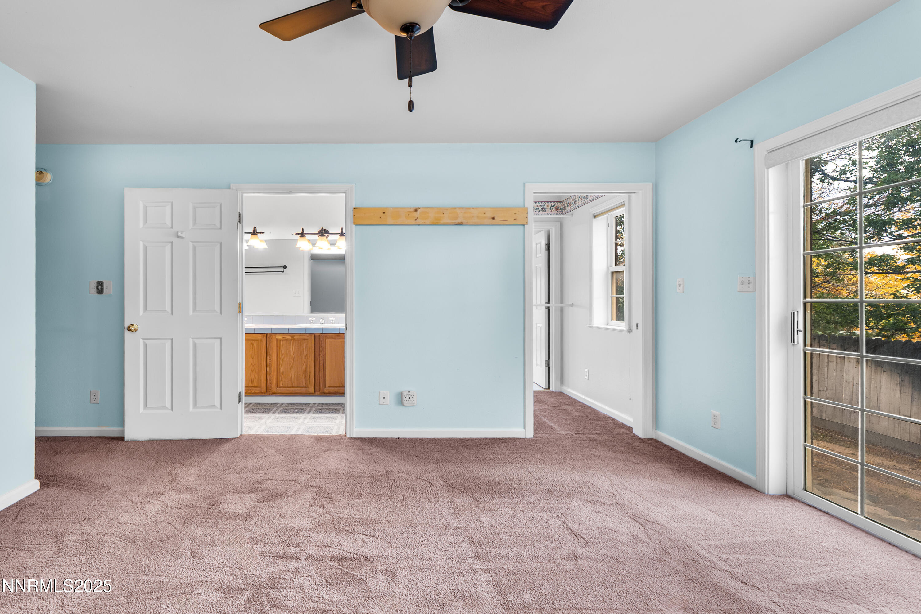 647 Castle Way Property Photo 33