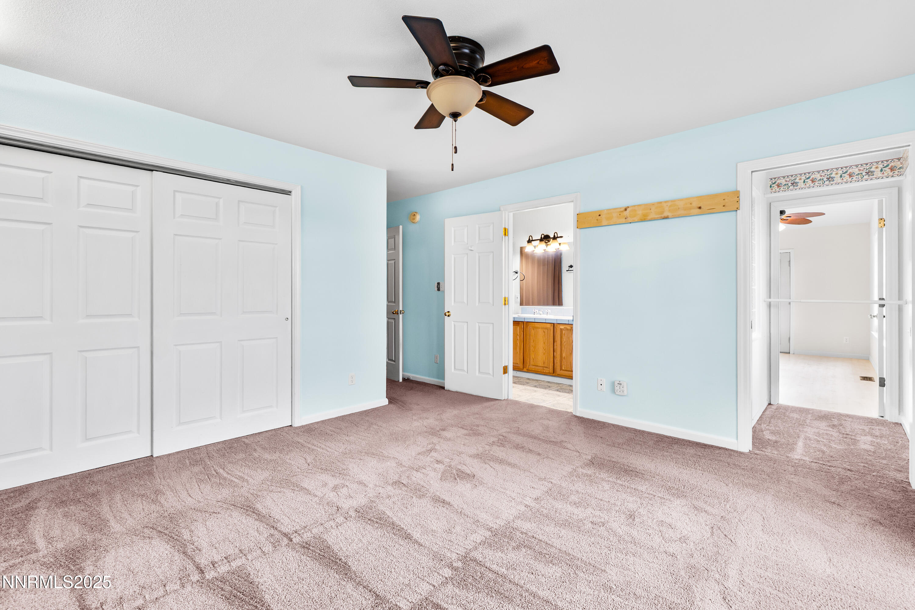 647 Castle Way Property Photo 34