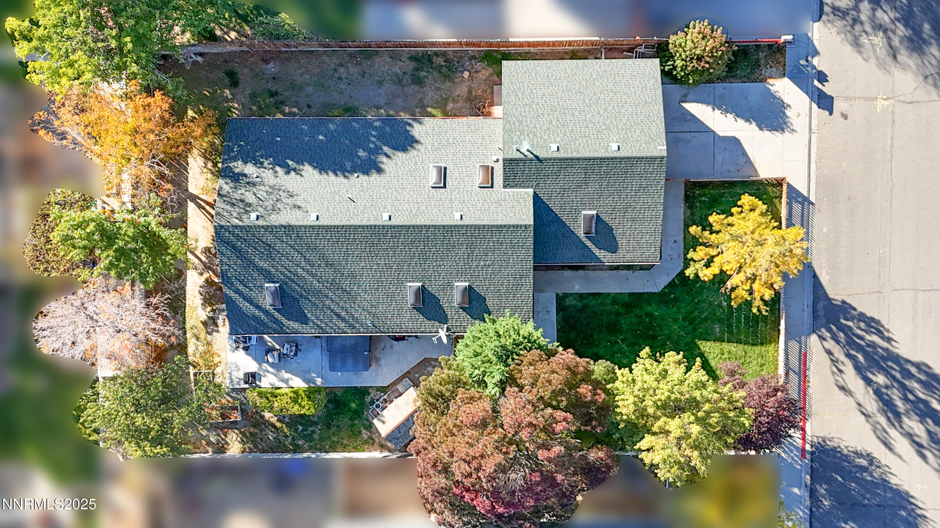 647 Castle Way Property Photo 36