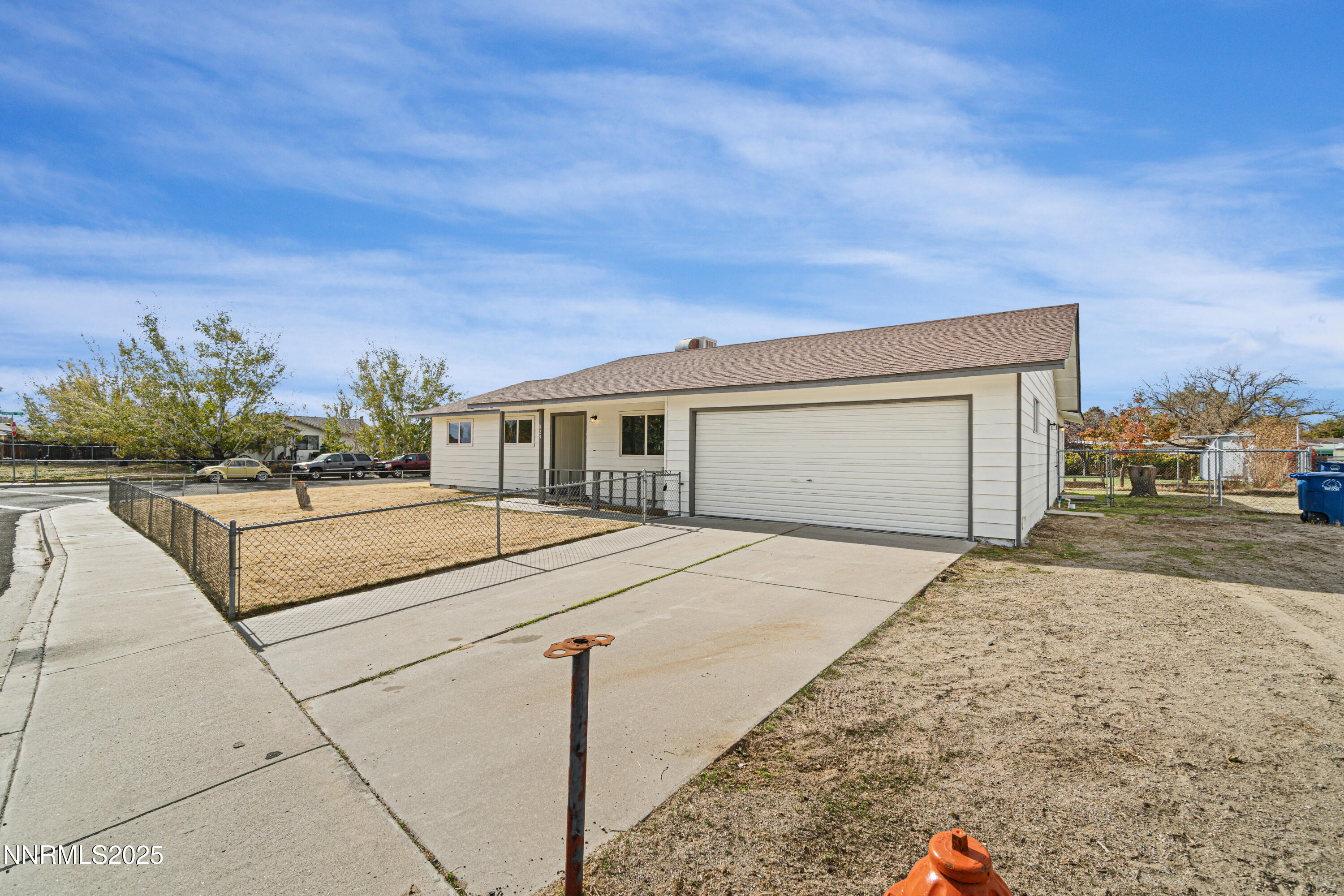 829 Sunset Drive Property Photo 2