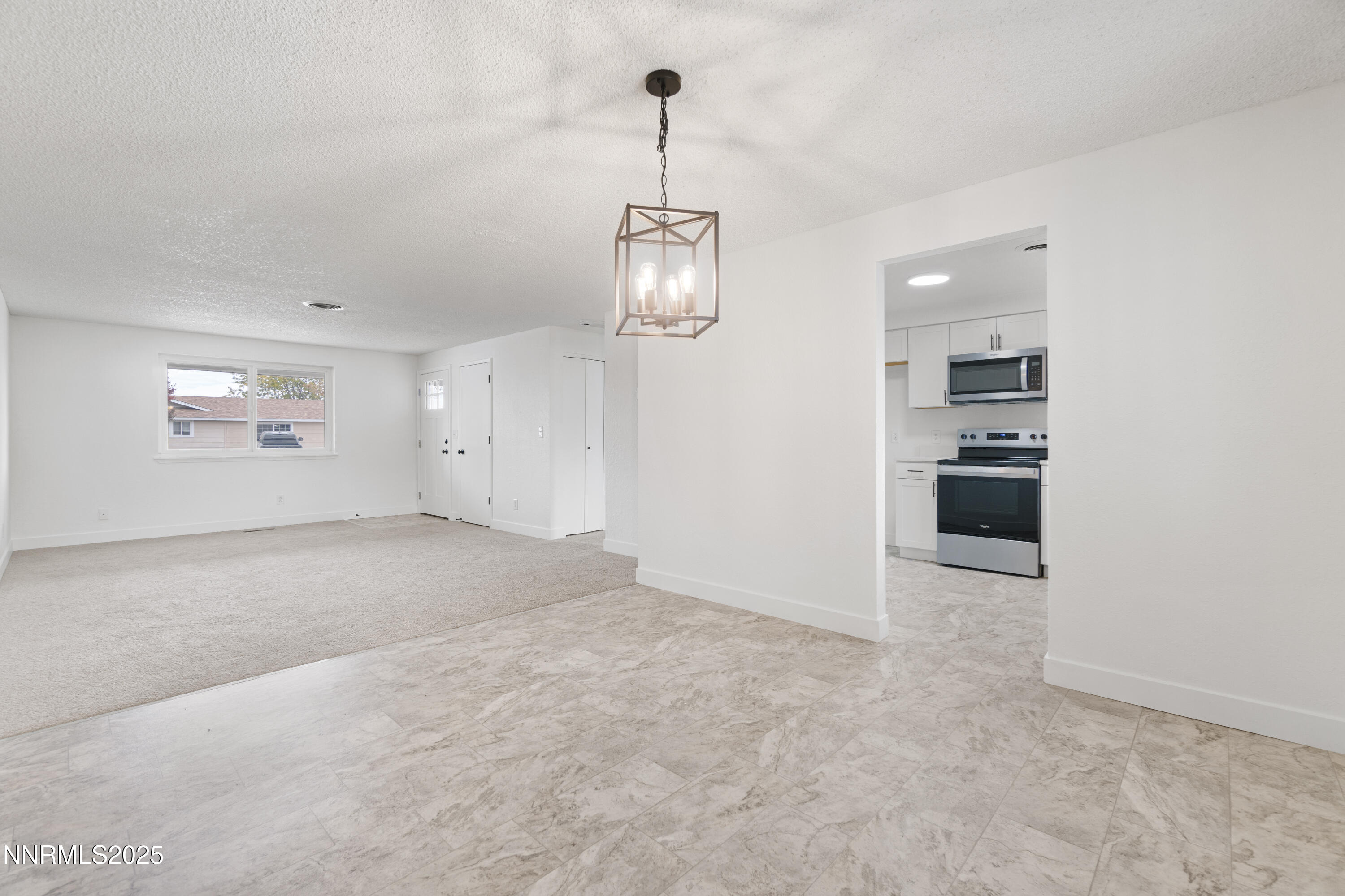 829 Sunset Drive Property Photo 9