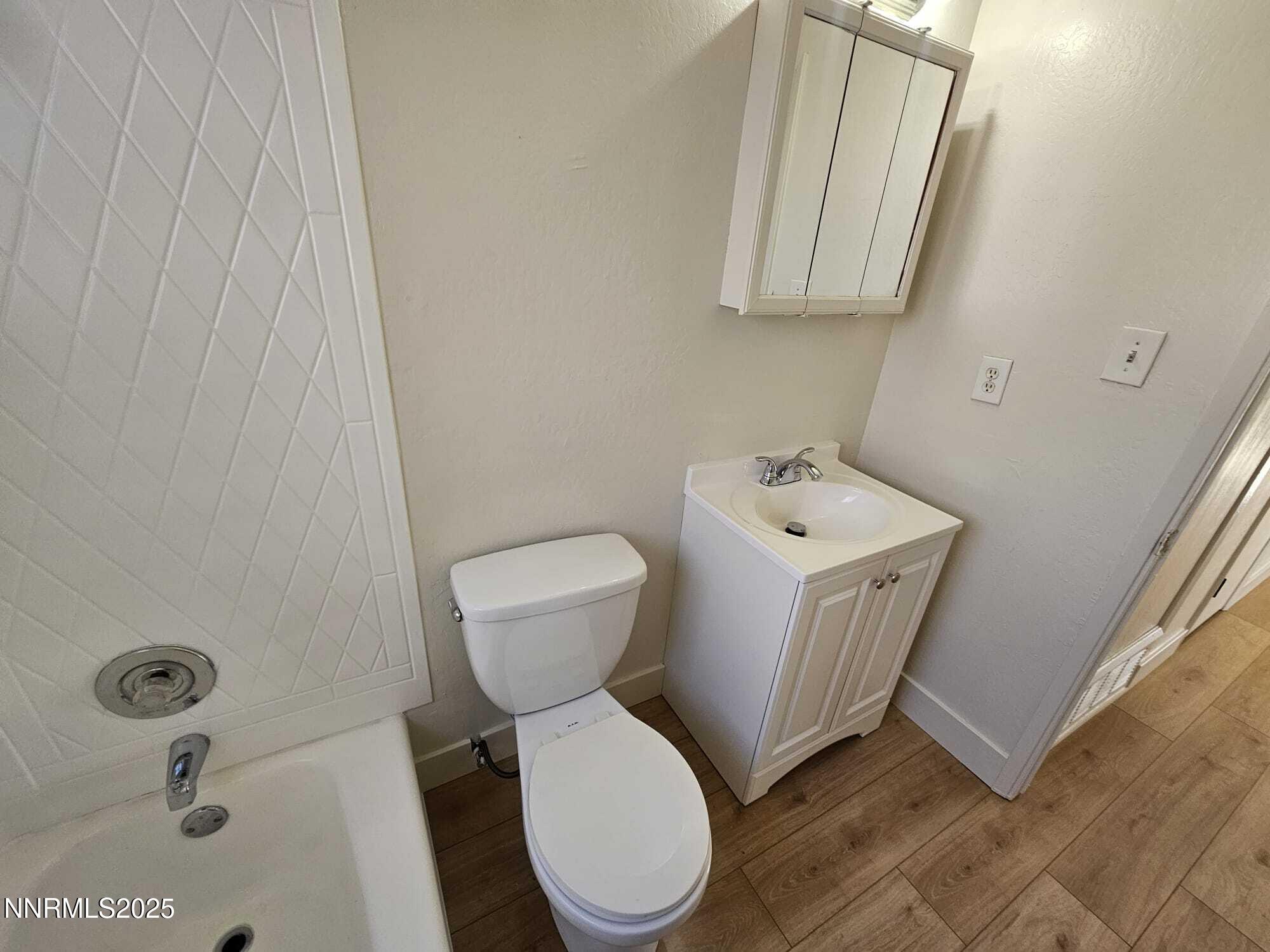 1385 W 6th Street Property Photo 6