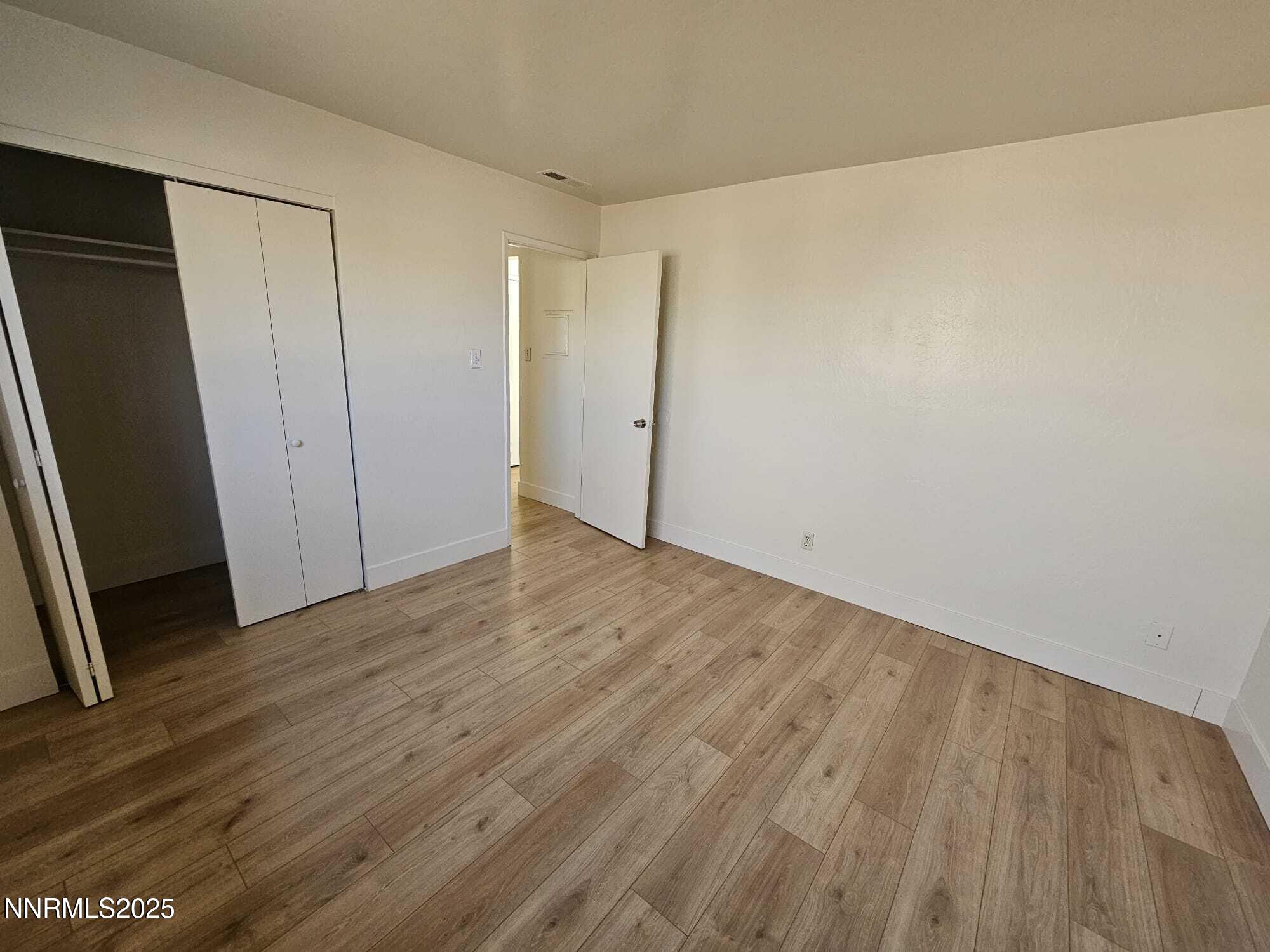1385 W 6th Street Property Photo 9