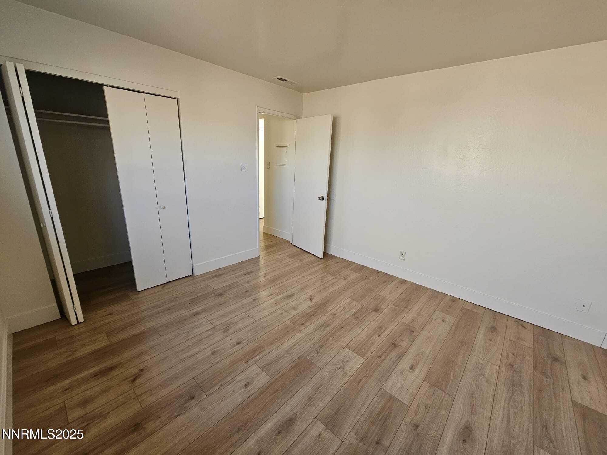 1385 W 6th Street Property Photo 10