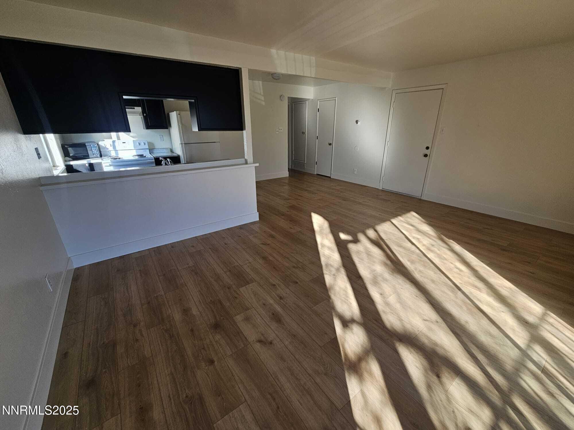 1385 W 6th Street Property Photo 15