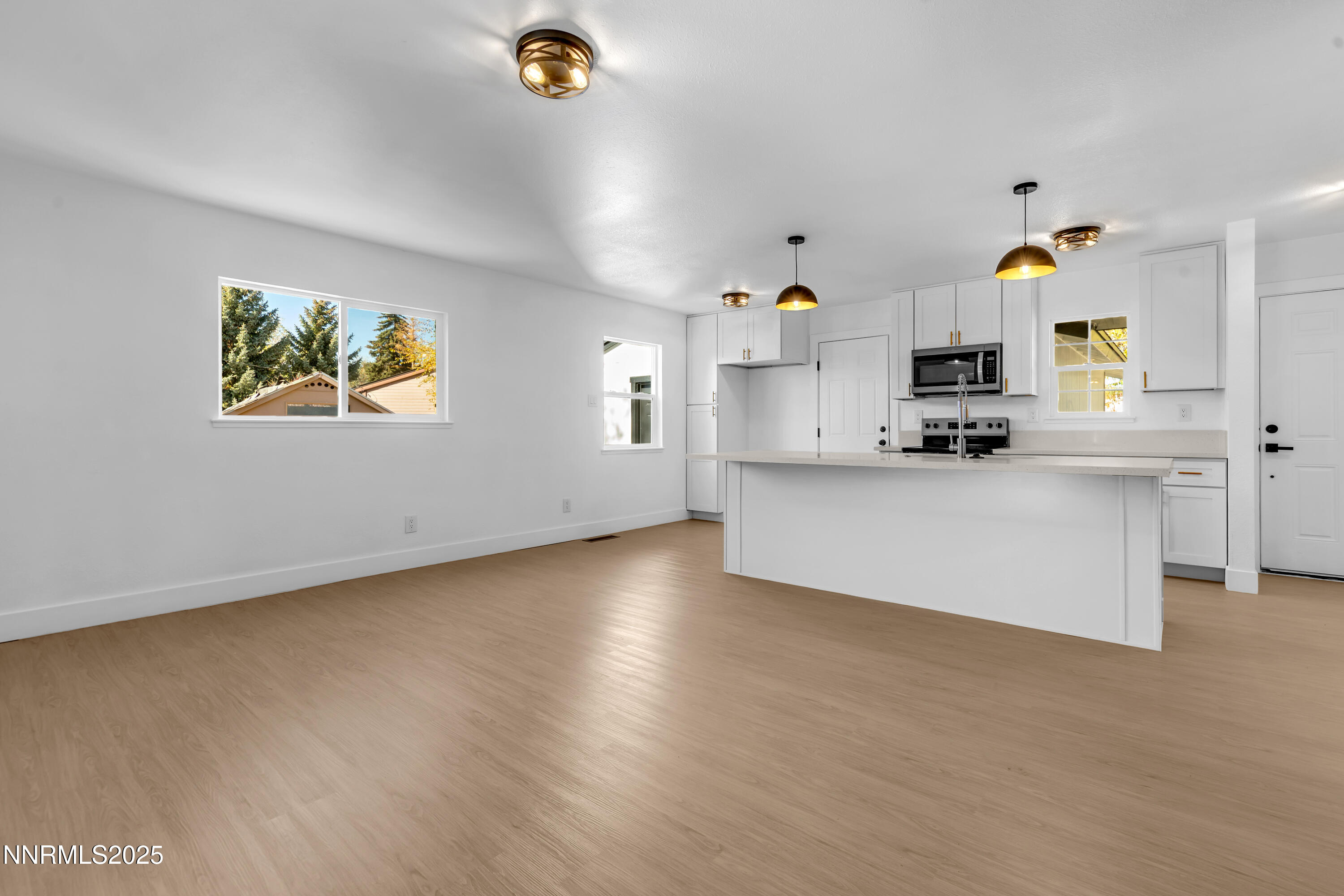 650 Lancaster Drive Property Photo 7