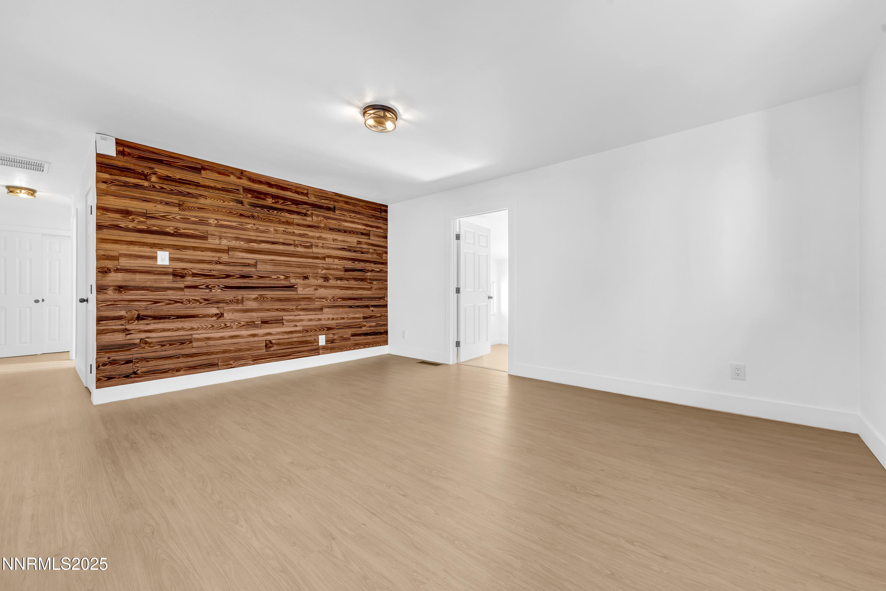 650 Lancaster Drive Property Photo 9