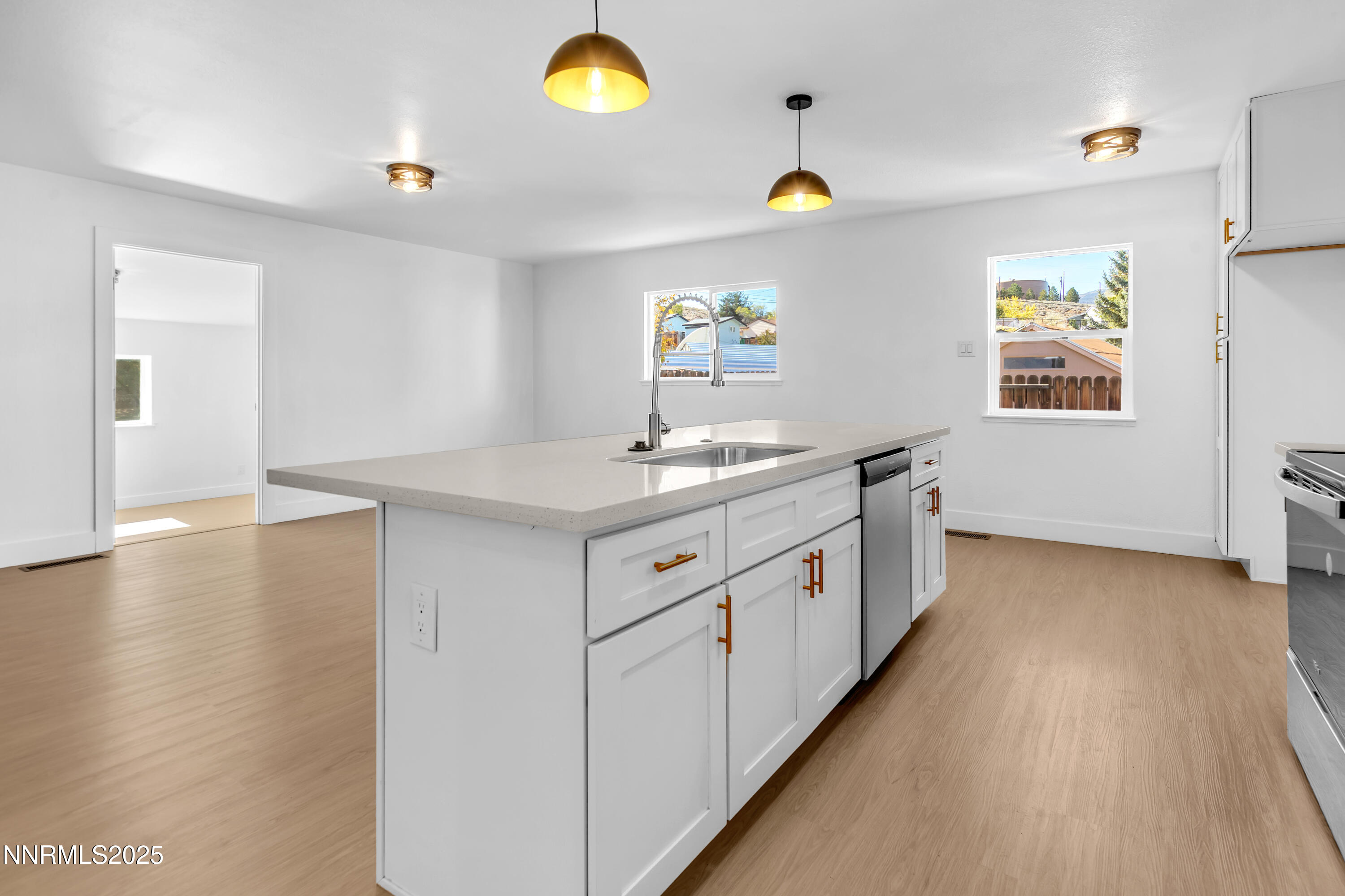 650 Lancaster Drive Property Photo 10