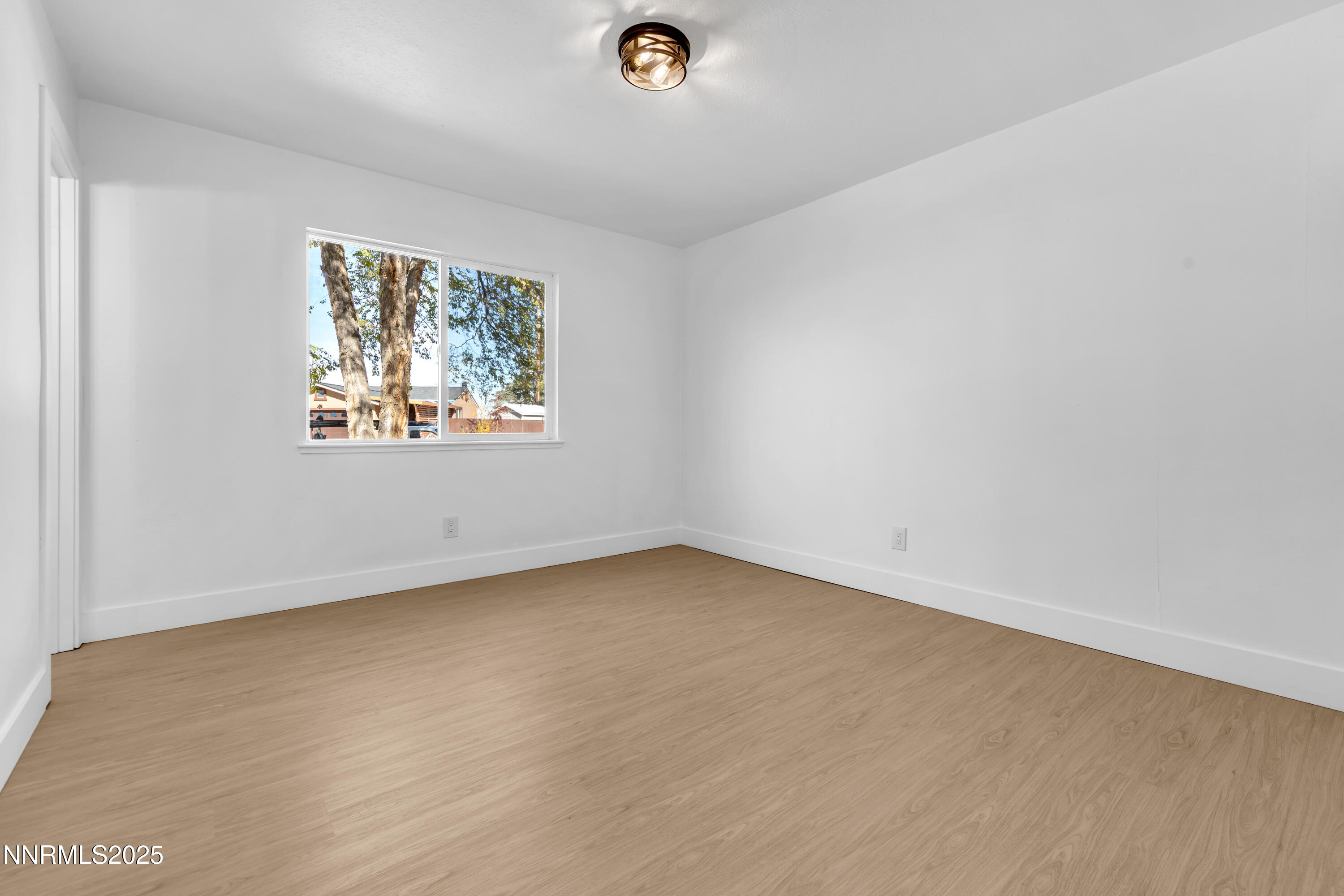 650 Lancaster Drive Property Photo 17