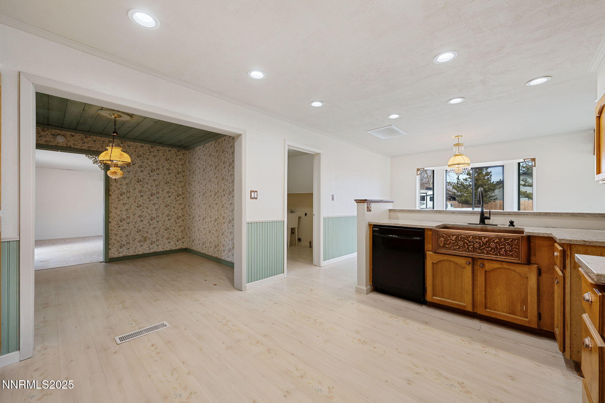 450 E Marsh Road Property Photo 12