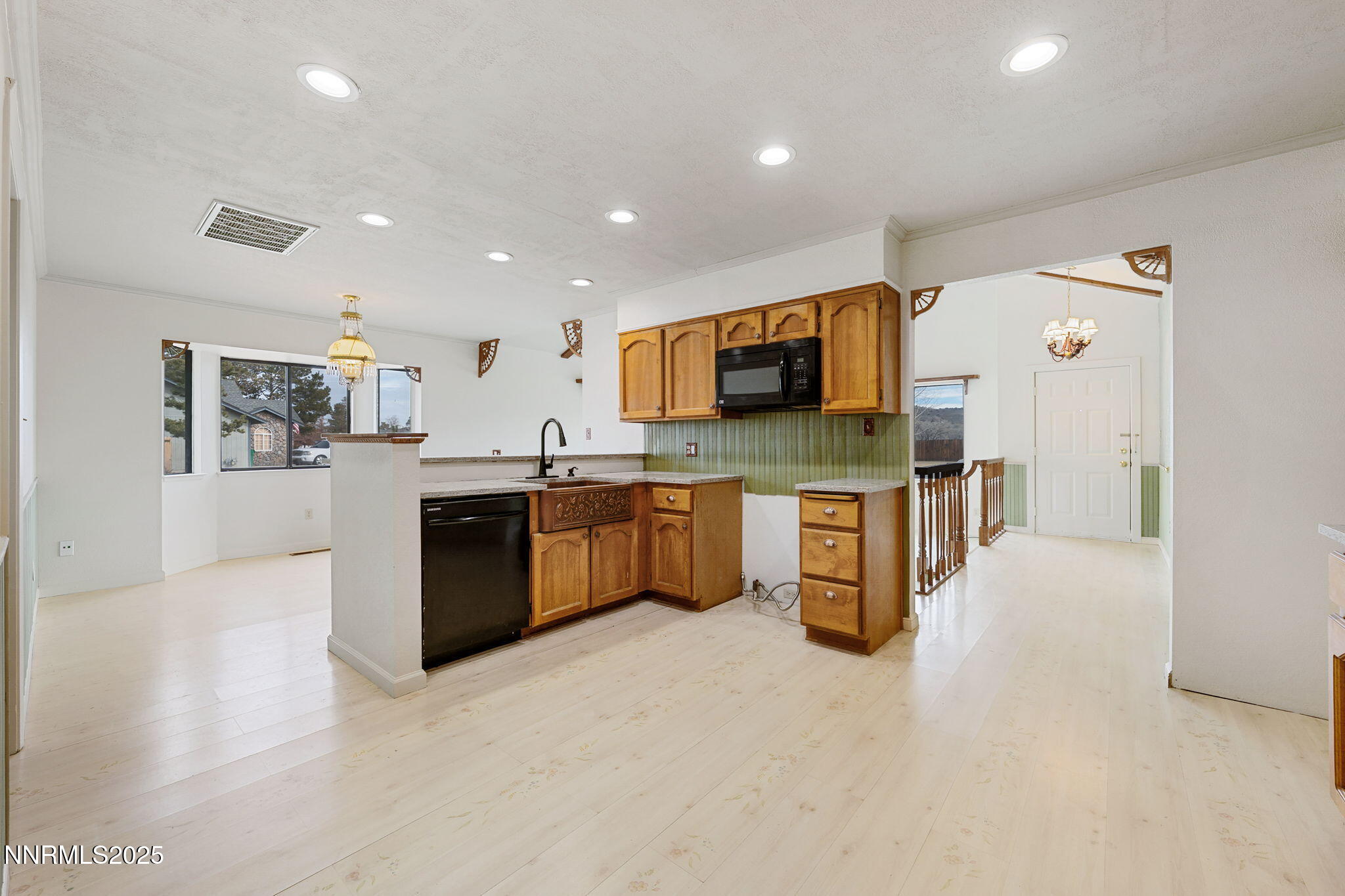 450 E Marsh Road Property Photo 13