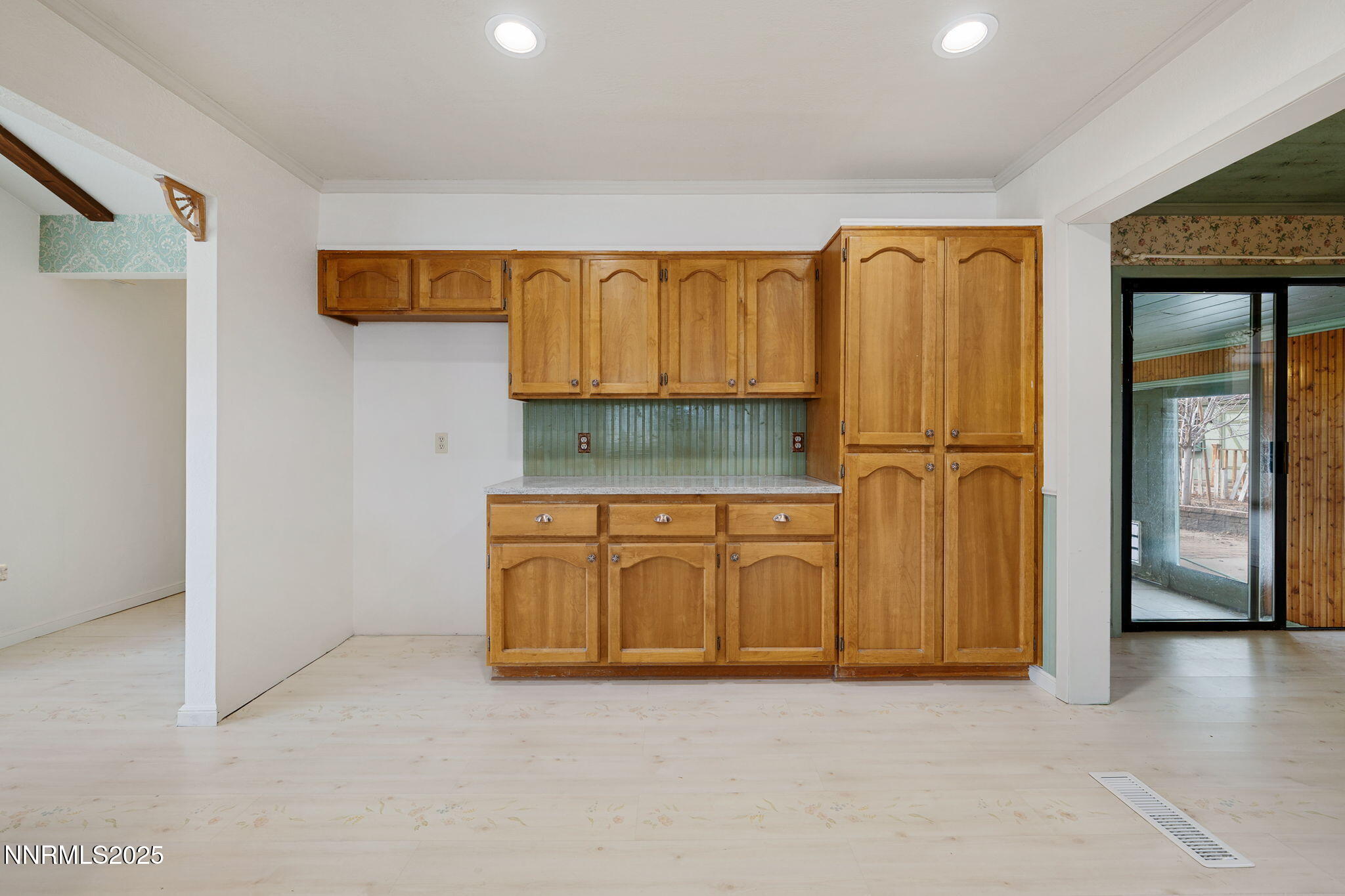 450 E Marsh Road Property Photo 14