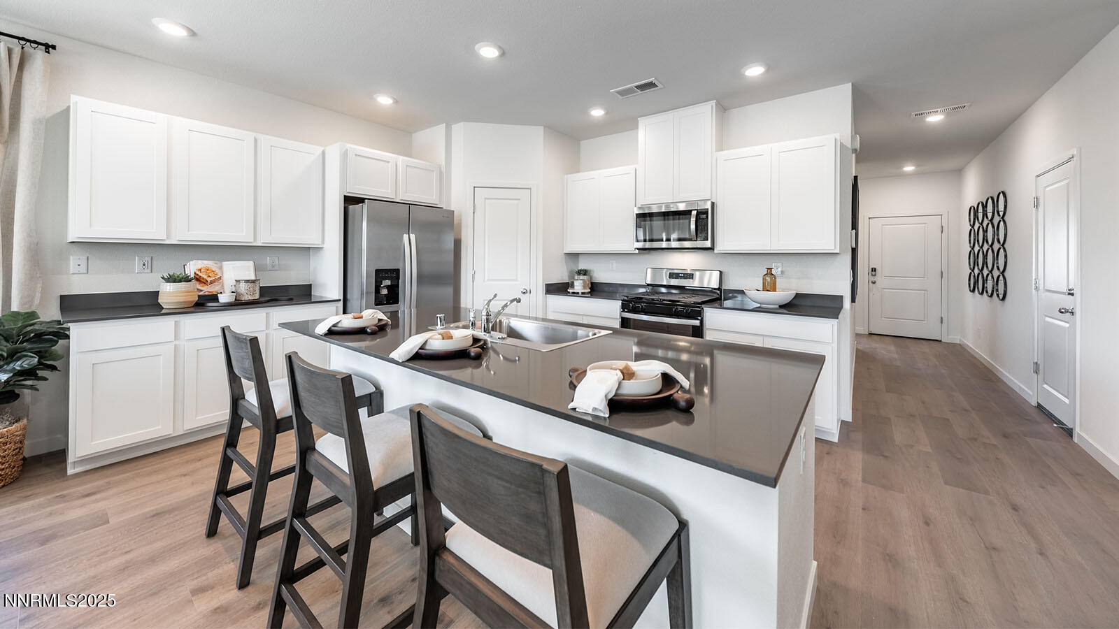 4535 Mifflin Street Property Photo 9