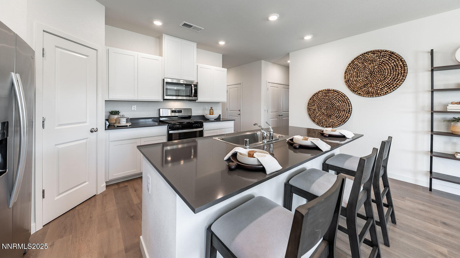 4535 Mifflin Street Property Photo 10