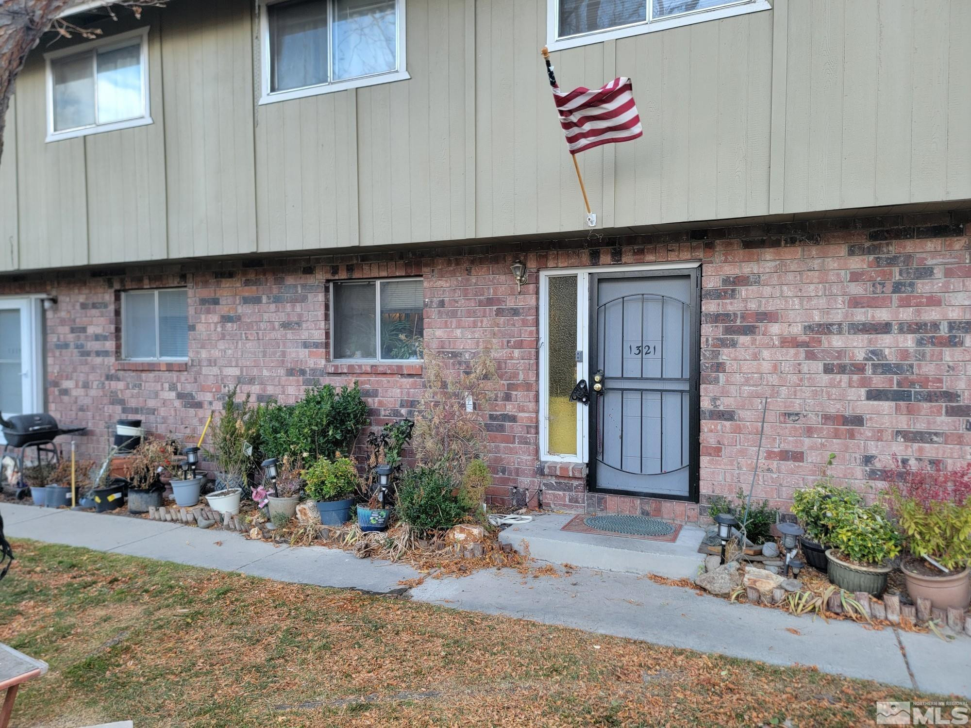 1321 Ashby Court Property Photo 1