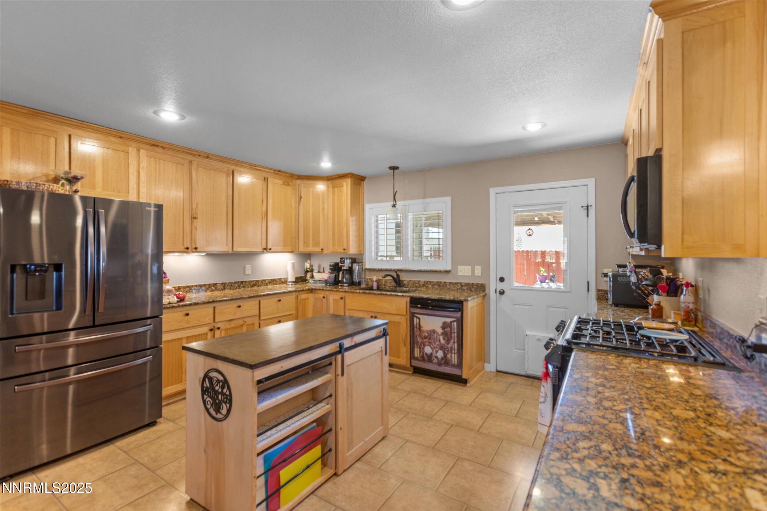 405 Cornerstone Court Property Photo 10