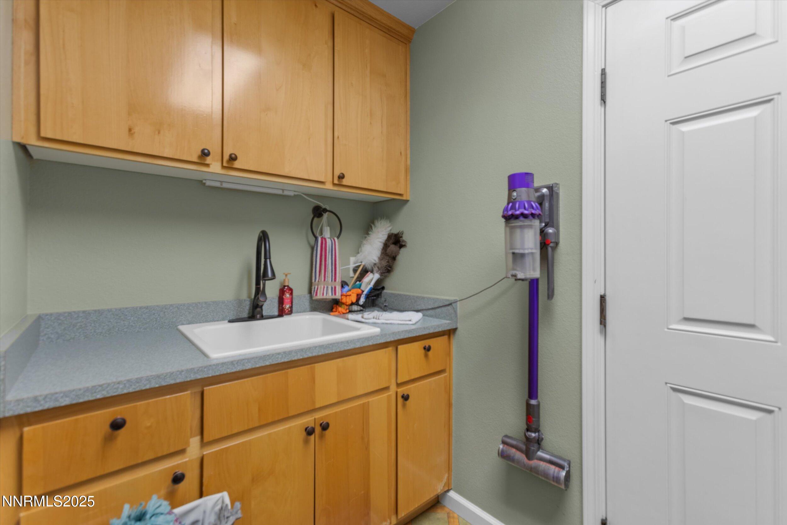 405 Cornerstone Court Property Photo 31