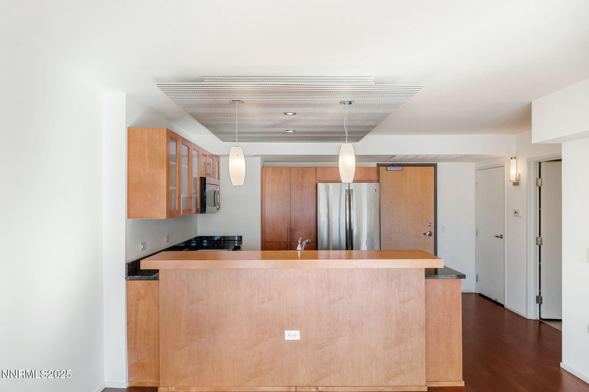 255 N Sierra Street Property Photo 9