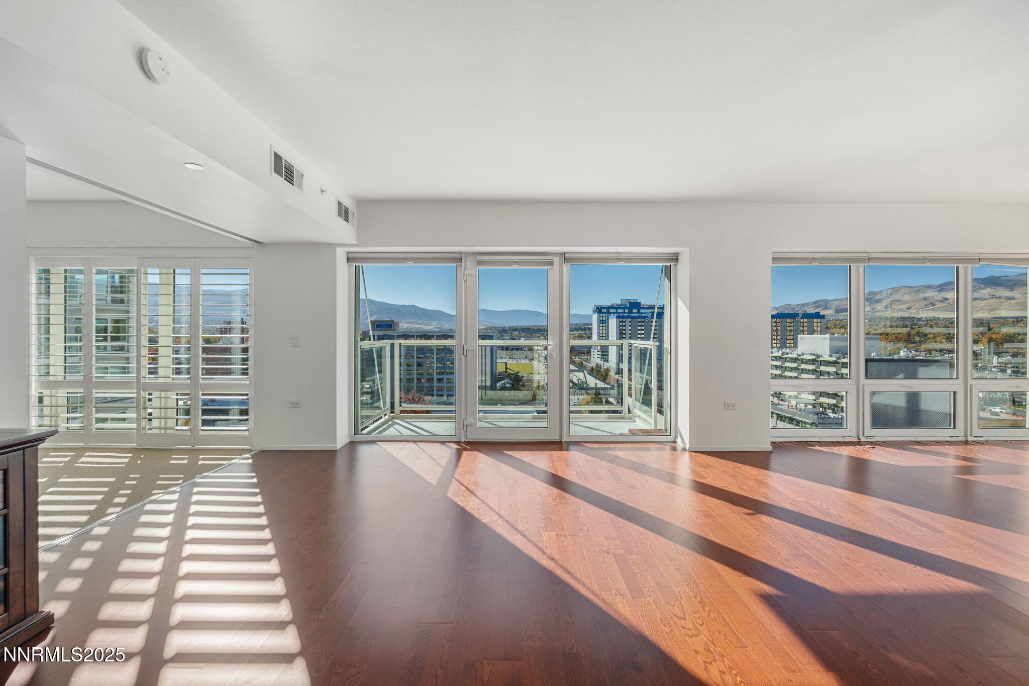 255 N Sierra Street Property Photo 15