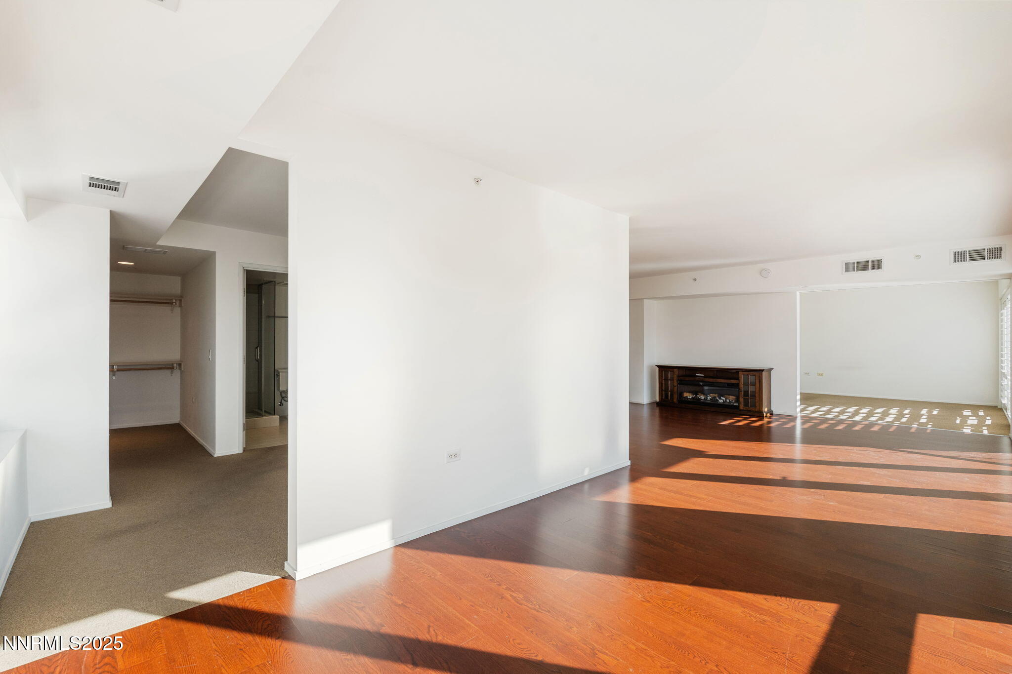 255 N Sierra Street Property Photo 16