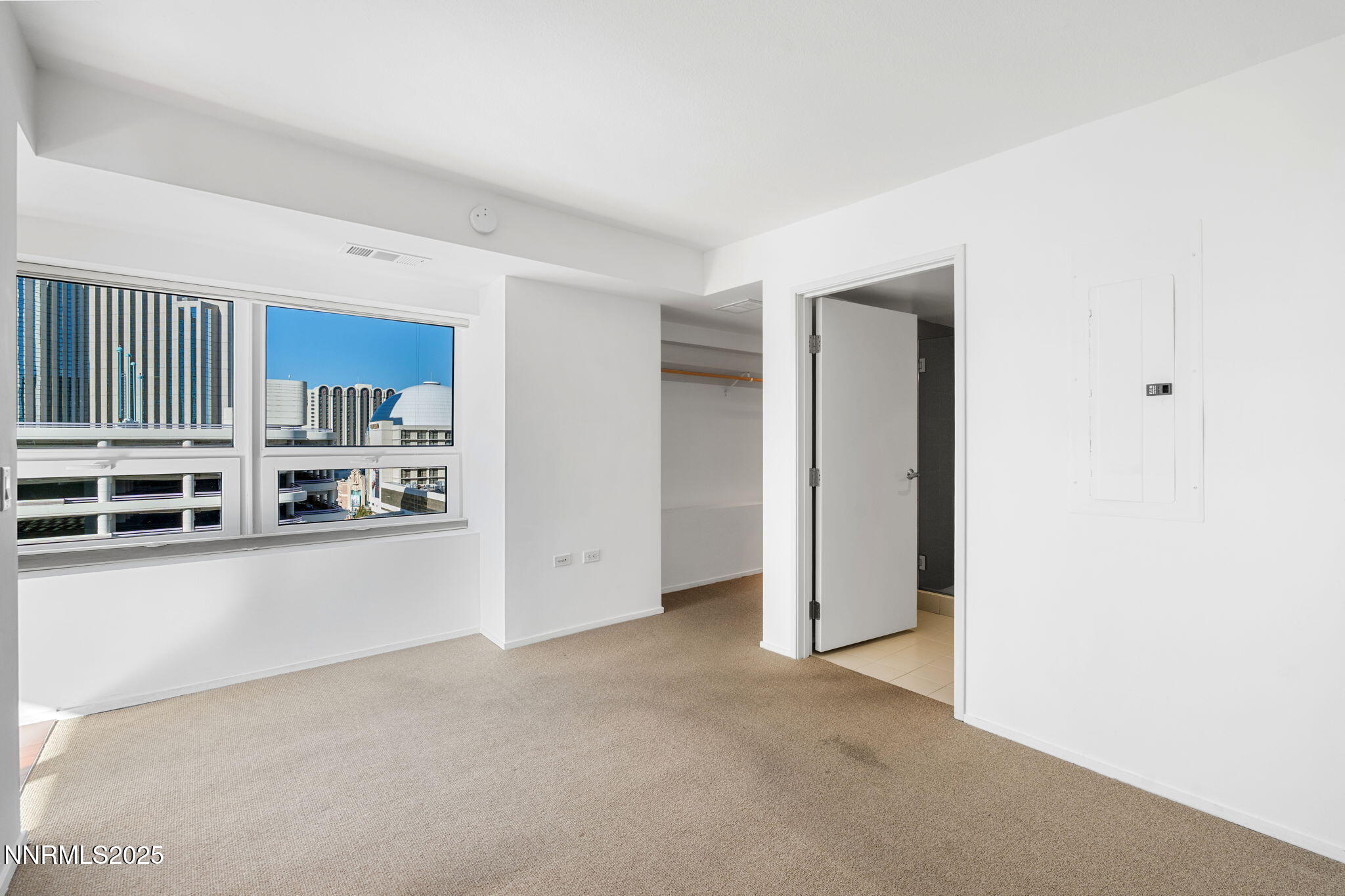 255 N Sierra Street Property Photo 17